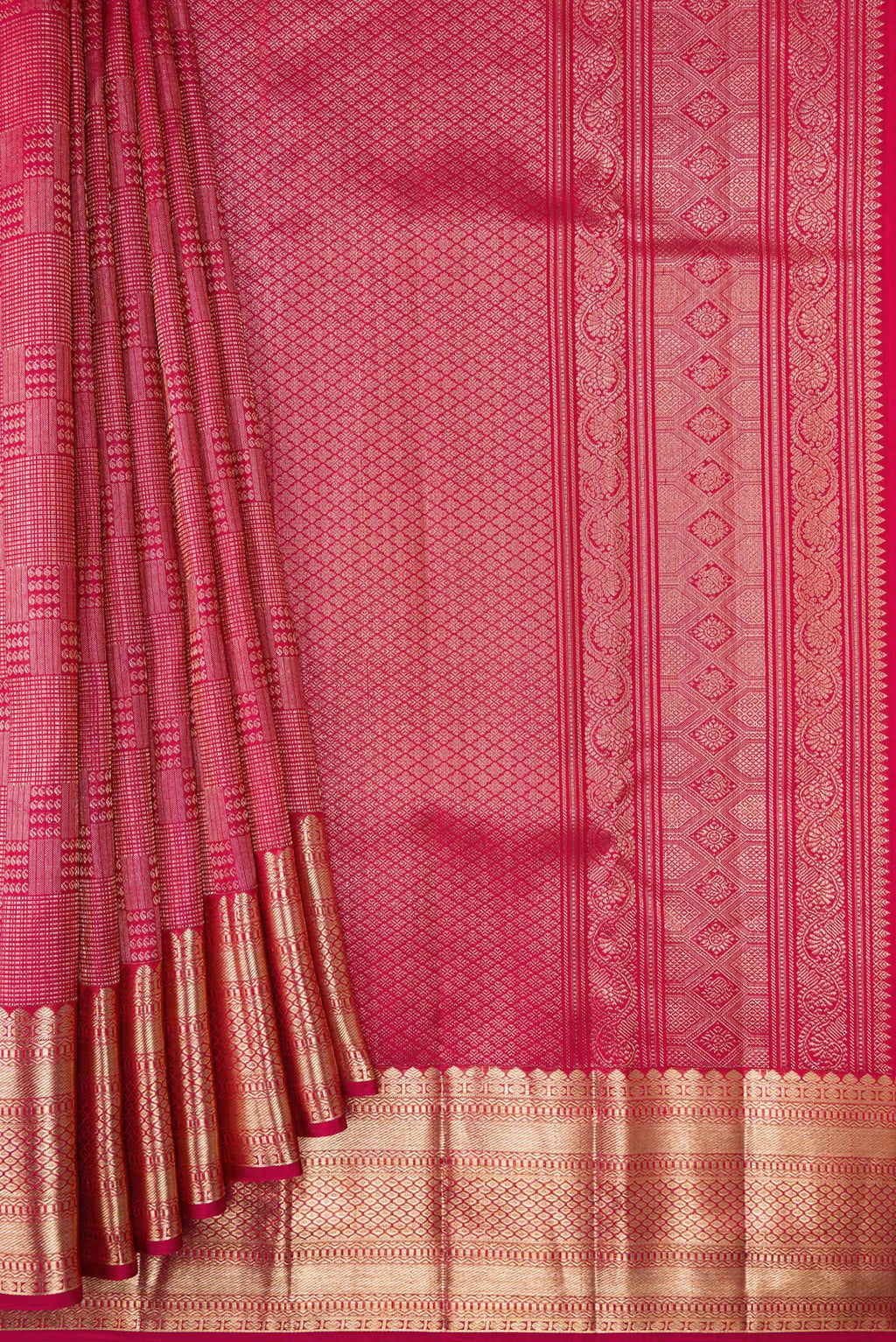 Pleats and pallu of Maroon Dual Tone Kanchipuram Silk Saree with Zari Brocade on the body and Zari Border. 