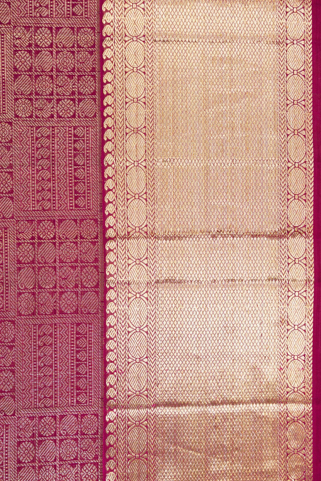 Border image of Purple Dual Tone Kanchipuram Silk Saree with Zari Brocade on the body and Zari Border. 
