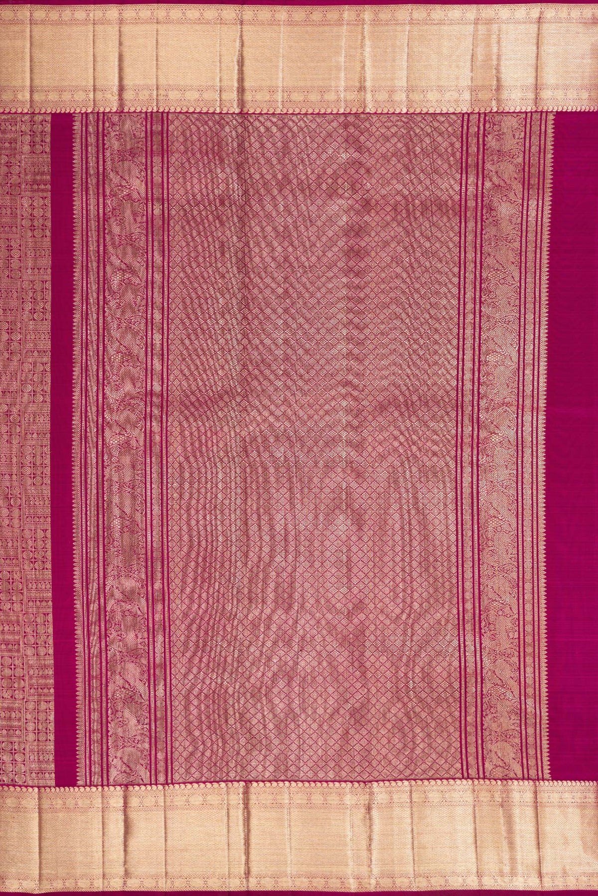 Close up image of the pallu of Purple Dual Tone Kanchipuram Silk Saree with Zari Brocade on the body and Zari Border. 