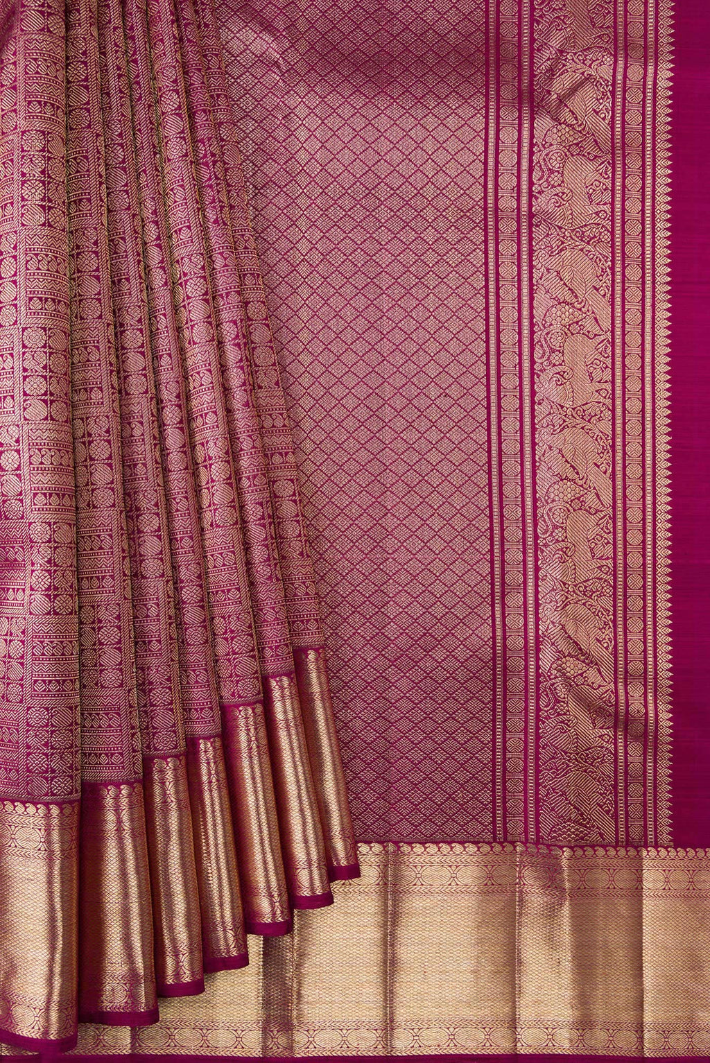Pleats and pallu of Purple Dual Tone Kanchipuram Silk Saree with Zari Brocade on the body and Zari Border. 