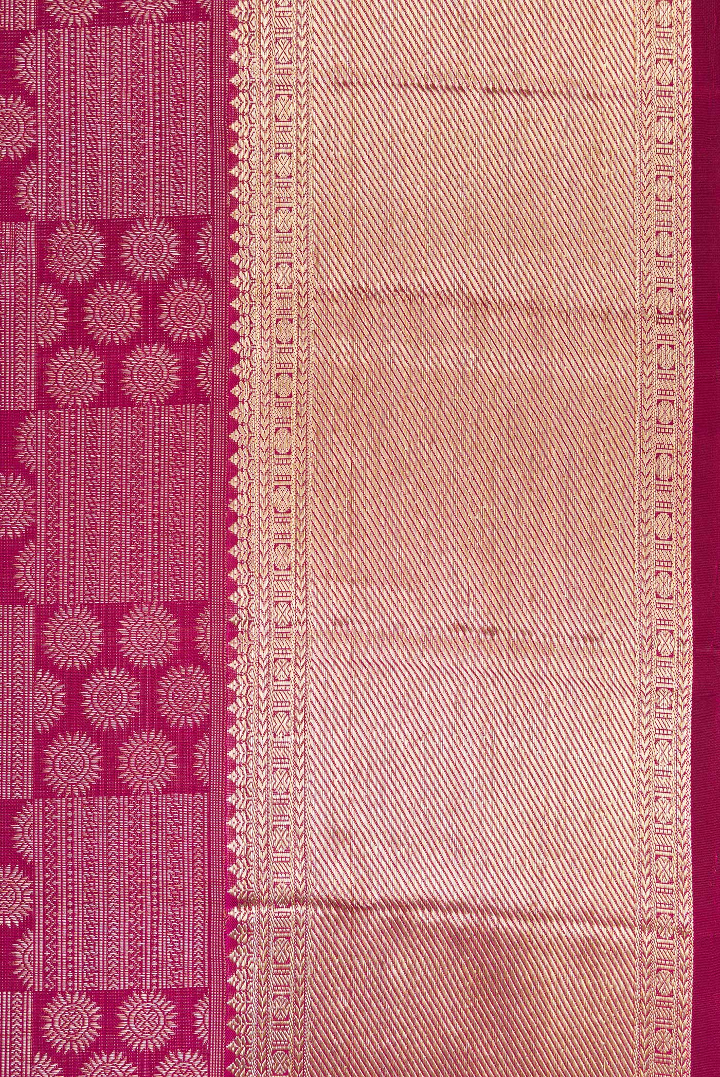 Border image of Purple Dual Tone Kanchipuram Silk Saree with Zari Brocade on the body and Zari Border. 