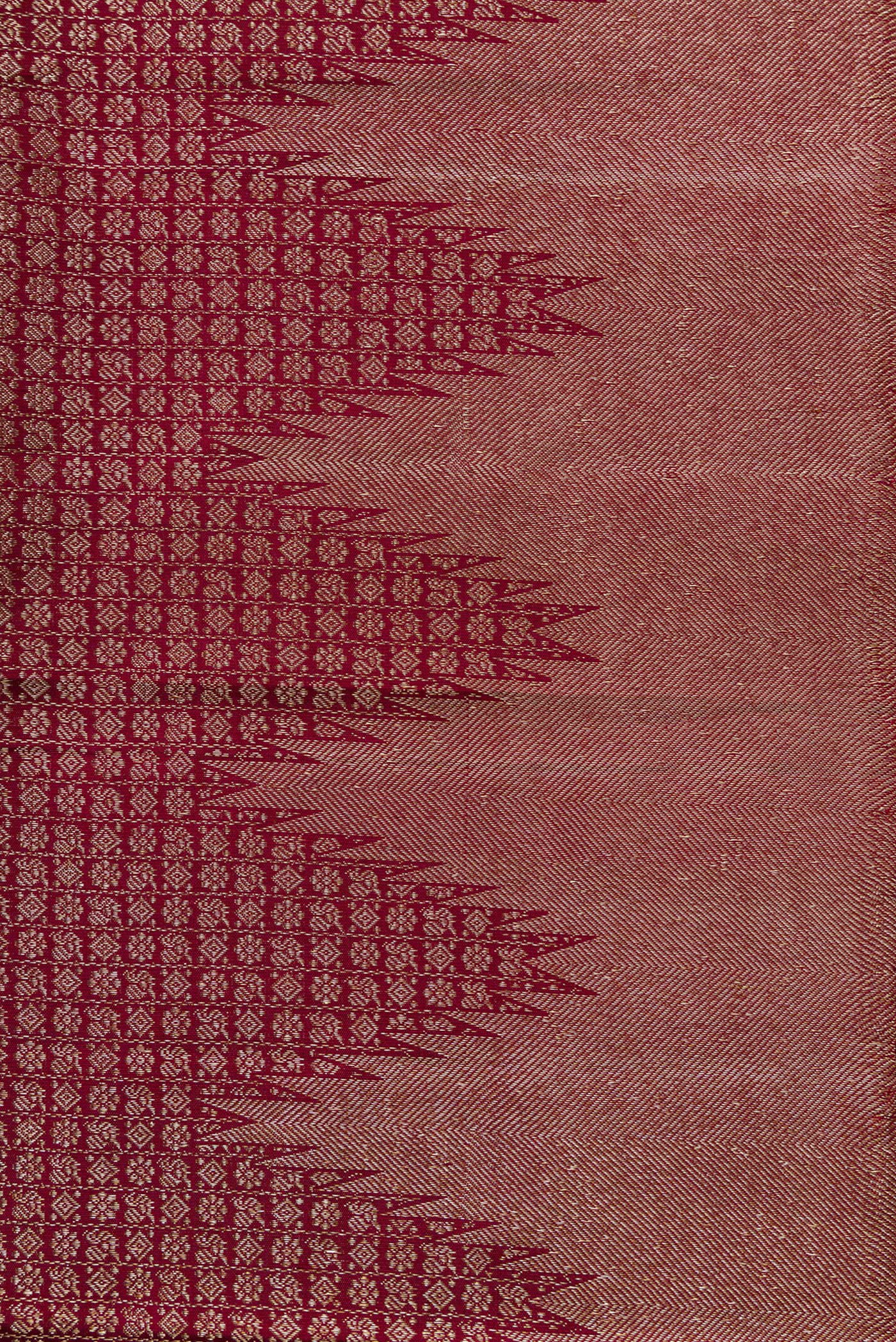 Border image of Maroon Dual Tone Kanchipuram Silk Saree with Zari Brocade on the body and Zari Border. 