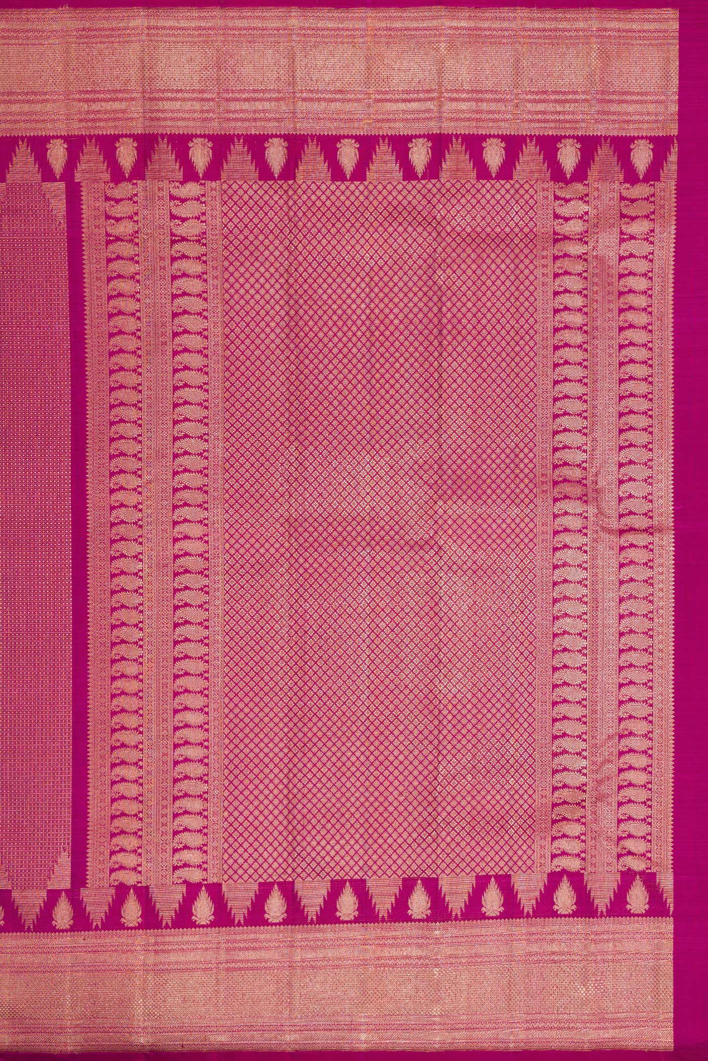 Close up image of the pallu of Magenta Dual Tone Kanchipuram Silk Saree with Zari Brocade on the body and Fancy Border. 