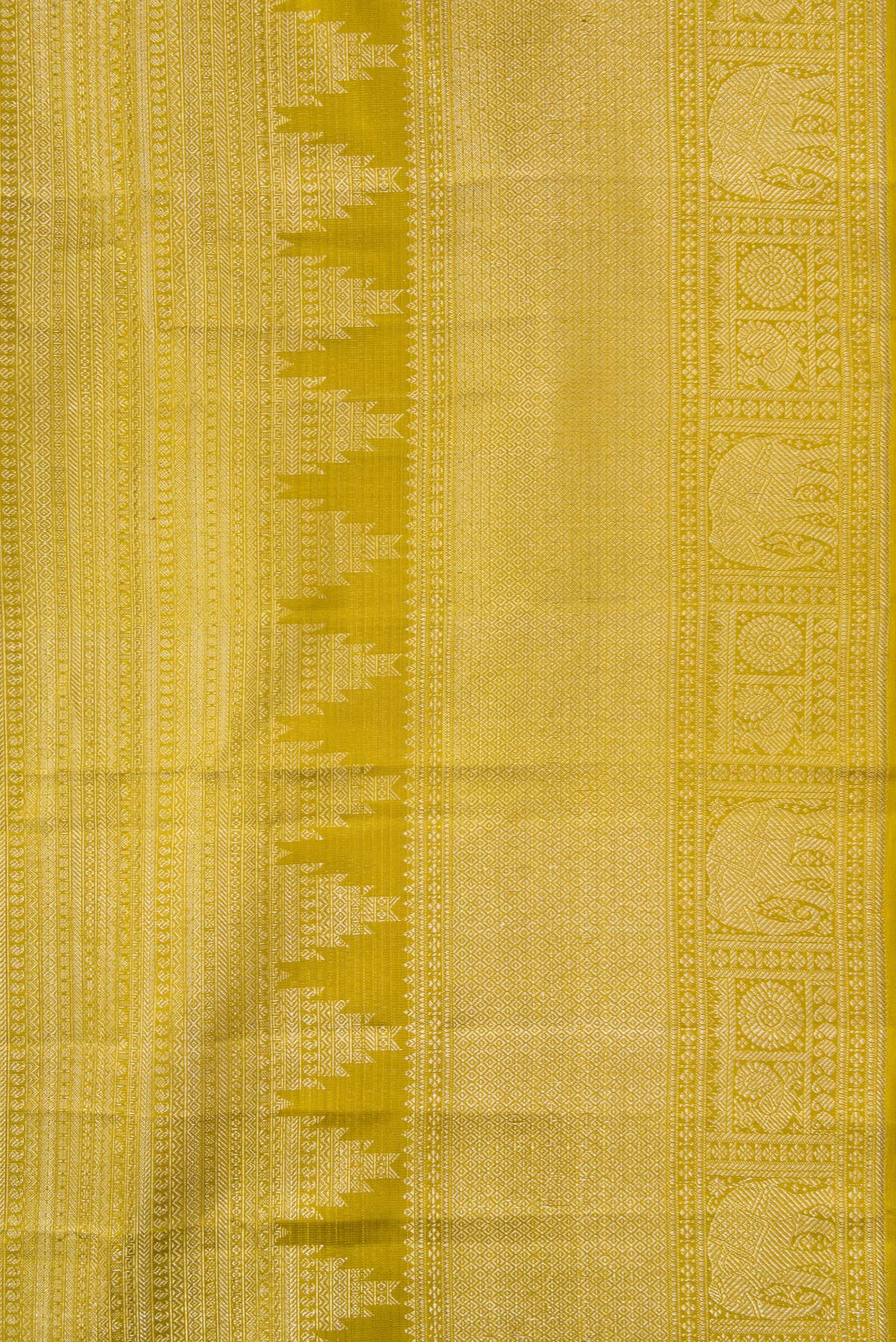 Border image of Mehandi Green Dual Tone Kanchipuram Silk Saree with Zari Brocade on the body and Zari Border. 