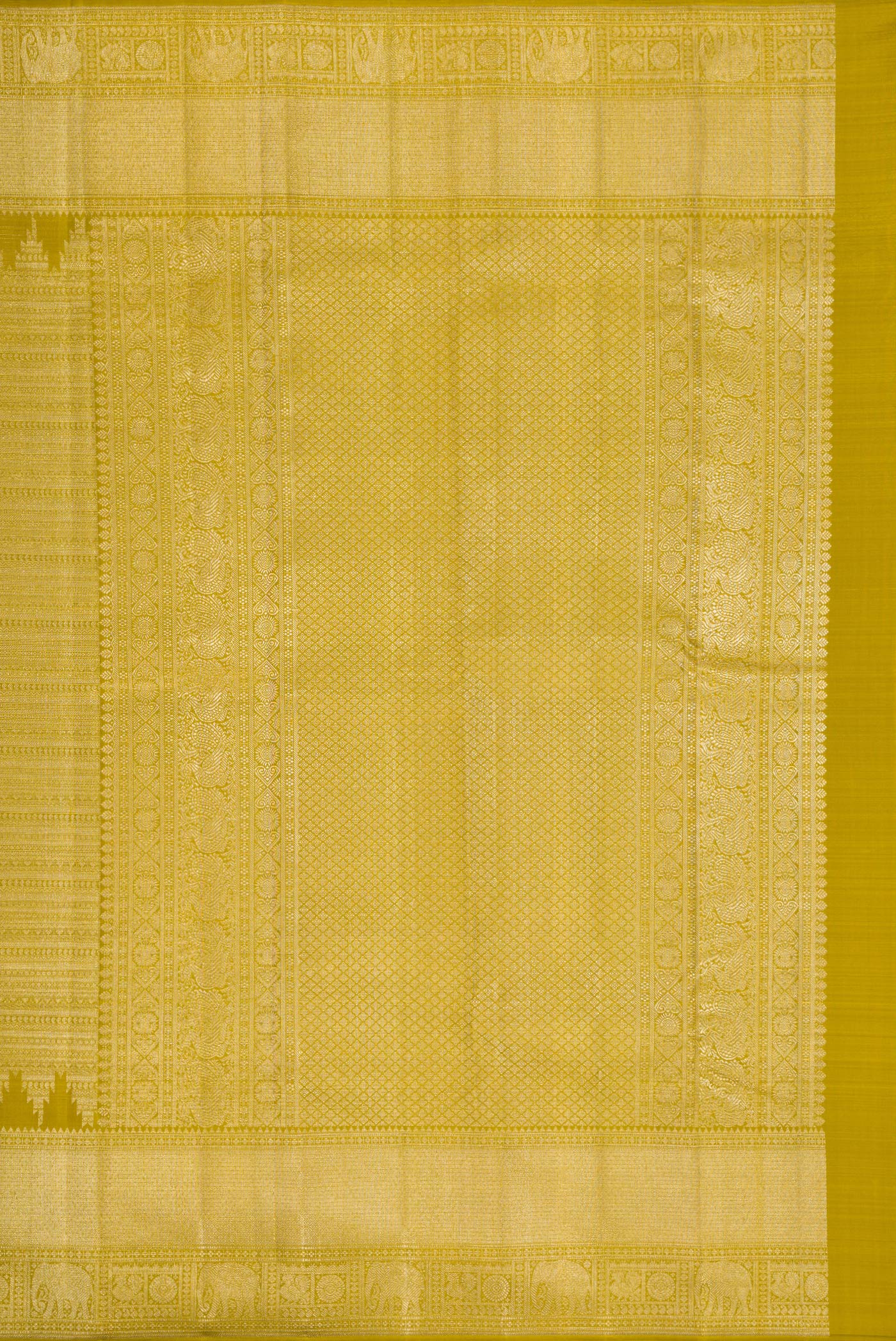 Close up image of the pallu of Mehandi Green Dual Tone Kanchipuram Silk Saree with Zari Brocade on the body and Zari Border. 