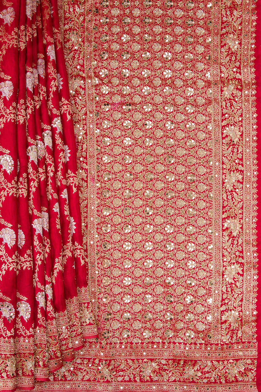 Pleats and pallu of Red Dual Tone Georgette Saree with Zari Brocade on the body and Embroidery Border. 