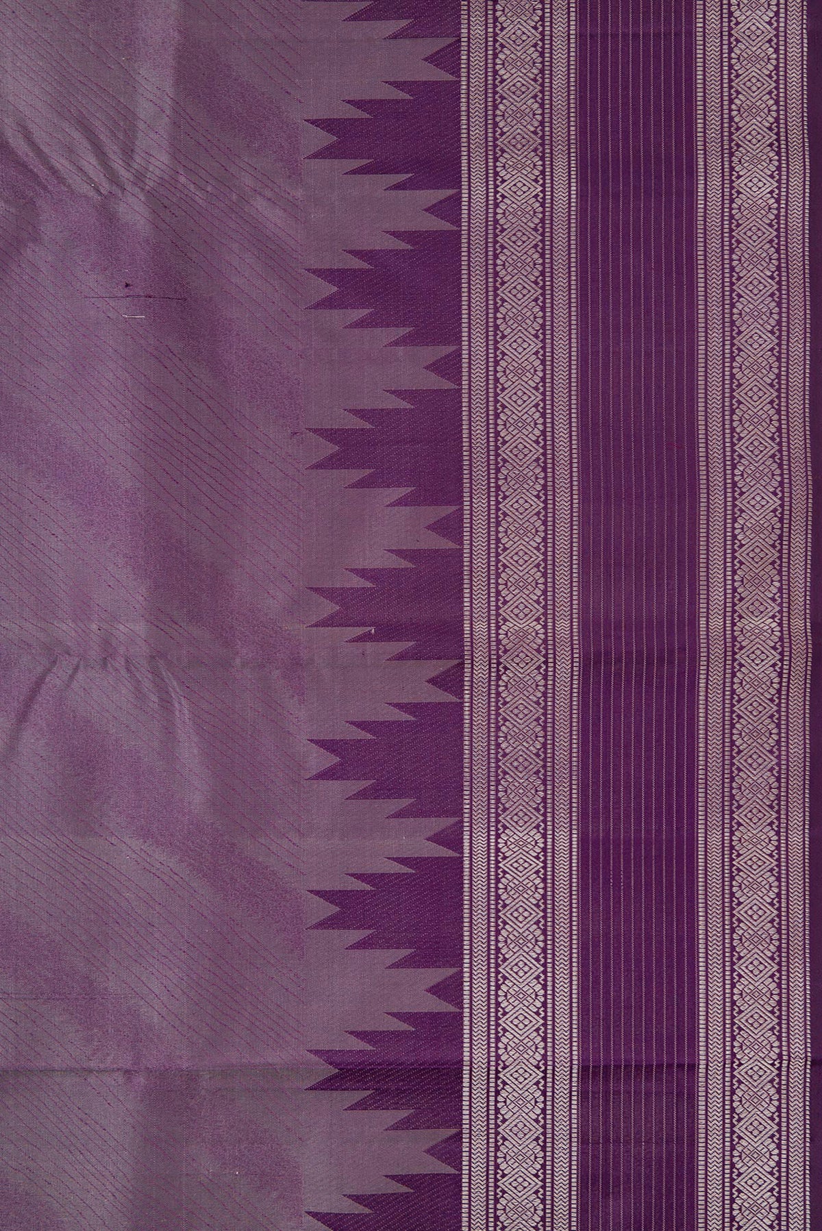 Border image of Burgundy Dual Tone Kanchipuram Silk Saree with Jacquard design on the body and Temple Border. 