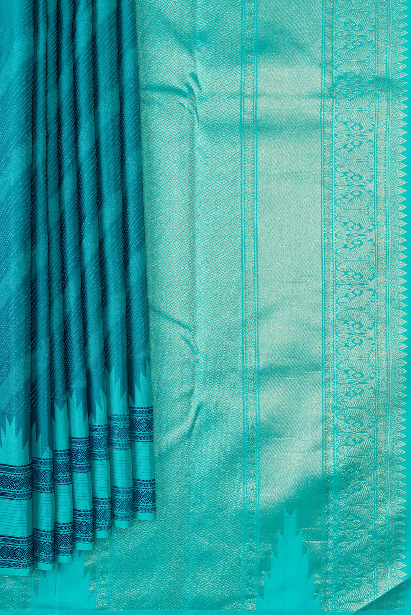 Pleats and pallu of Sky Blue Dual Tone Kanchipuram Silk Saree with Jacquard design on the body and Temple Border. 