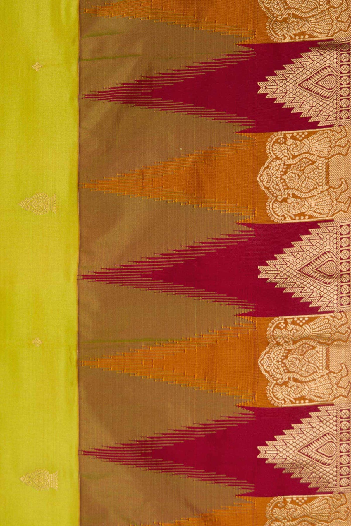 Border image of Parrot Green Dual Tone Kanchipuram Silk Saree with Zari Butta on the body and Temple Border. 