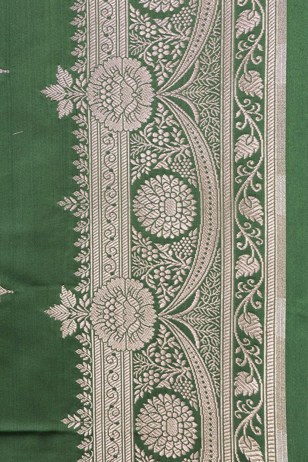 Border image of Bottle Green Dual Tone Banarasi Silk Saree with Zari Butta on the body and Zari Border. 