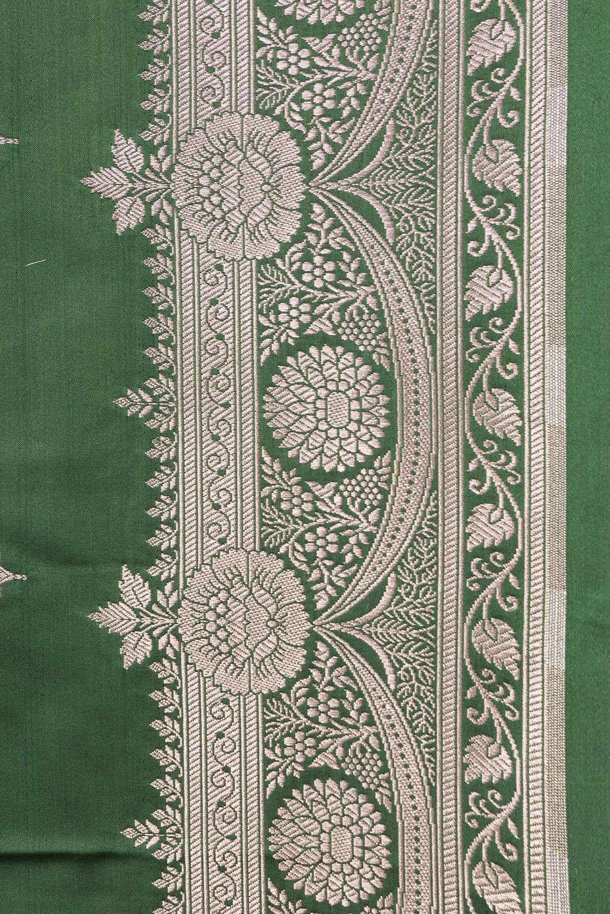 Border image of Bottle Green Dual Tone Banarasi Silk Saree with Zari Butta on the body and Zari Border. 