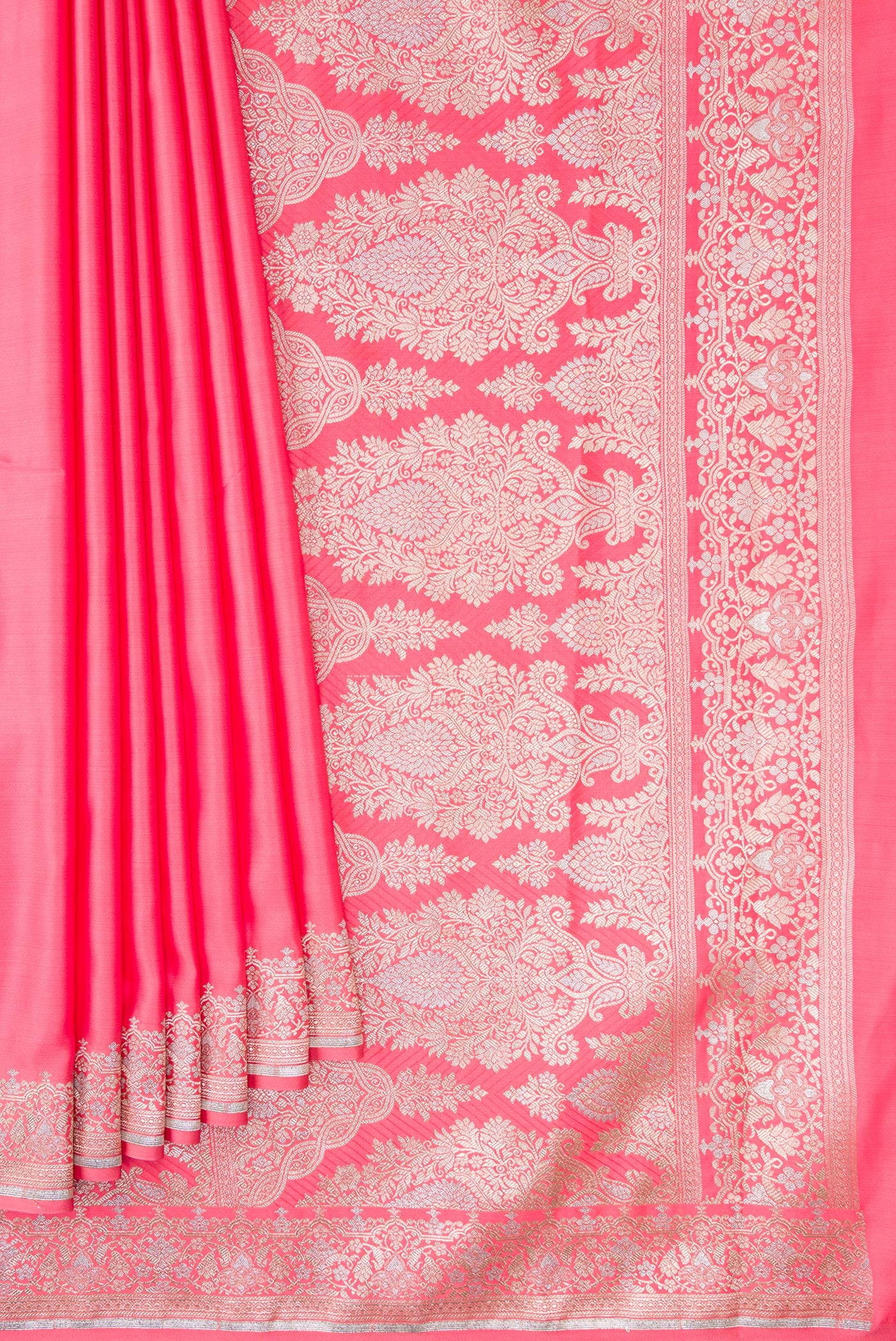 Pleats and pallu of Pink Dual Tone Banarasi Silk Saree with Plain Body and Fancy Border. 