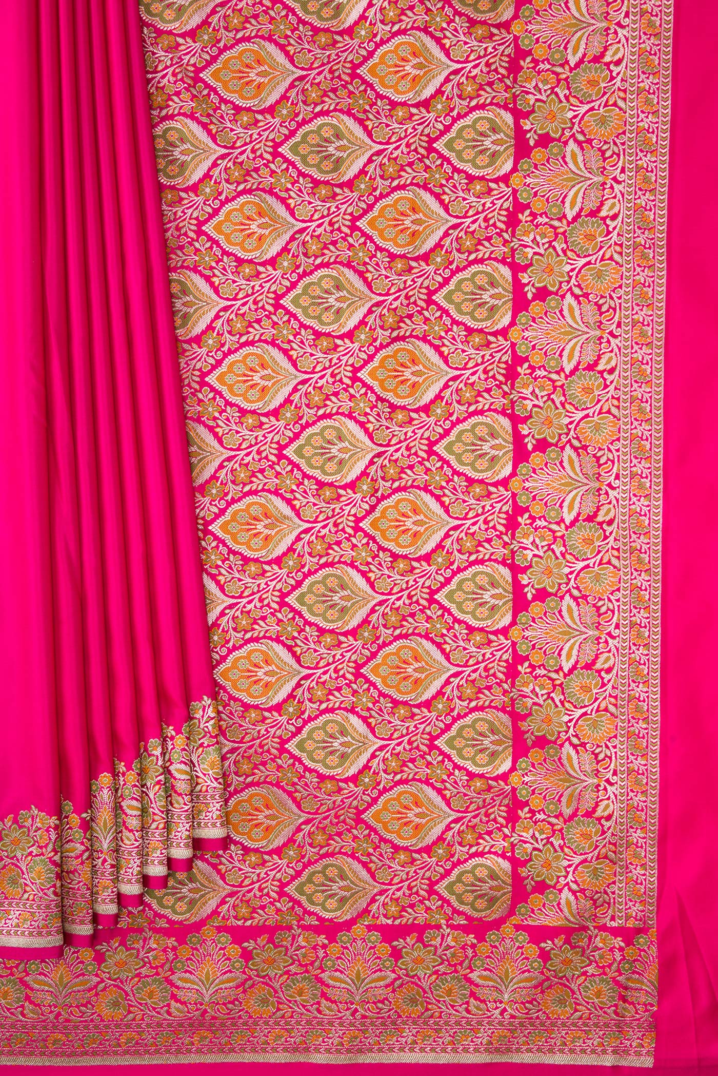 Pleats and pallu of Pink Dual Tone Banarasi Silk Saree with Plain Body and Zari Border. 