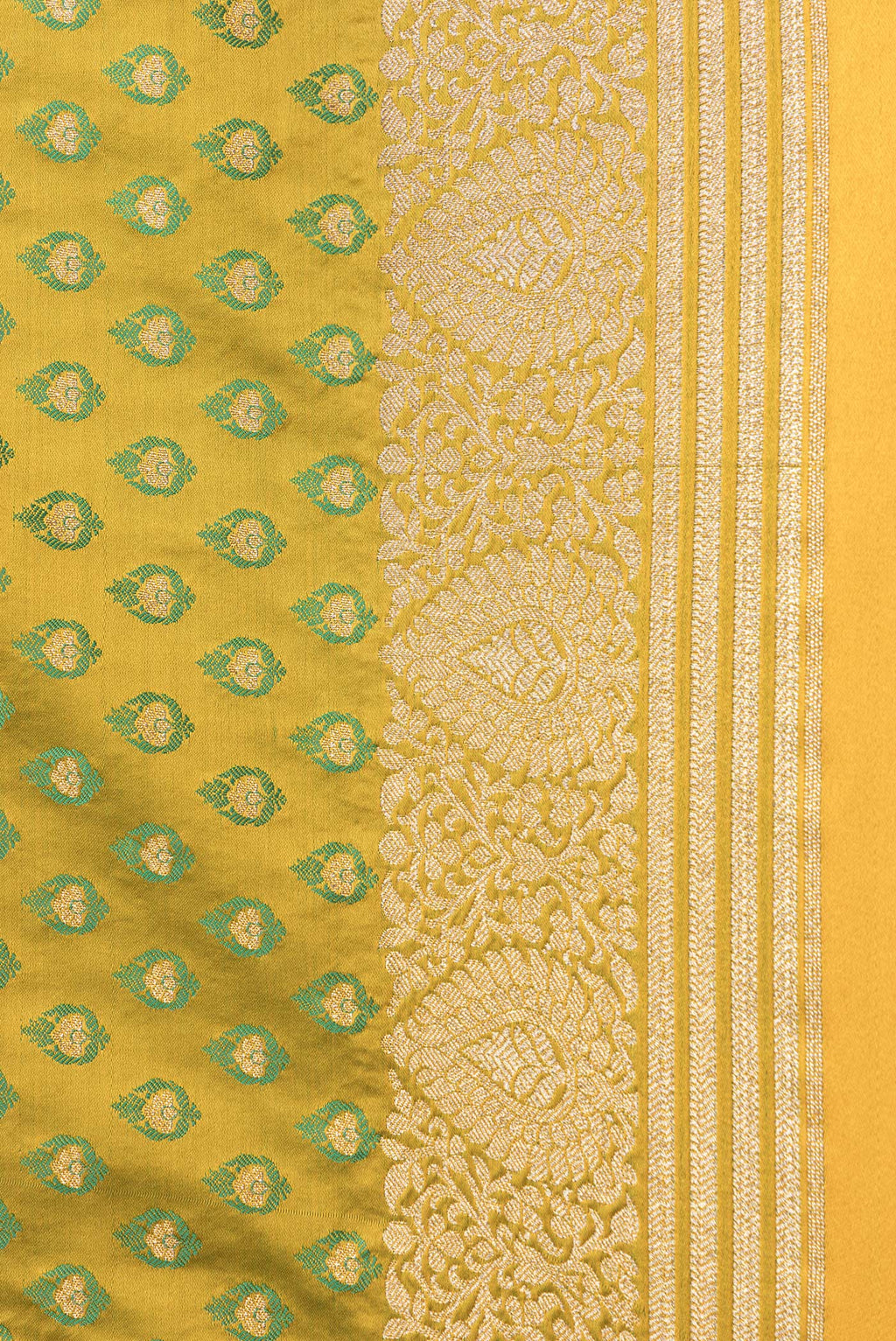 Border image of Mehandi Green Dual Tone Blended Banarasi Silk Saree with Zari And Thread Butta on the body and Zari Border. 