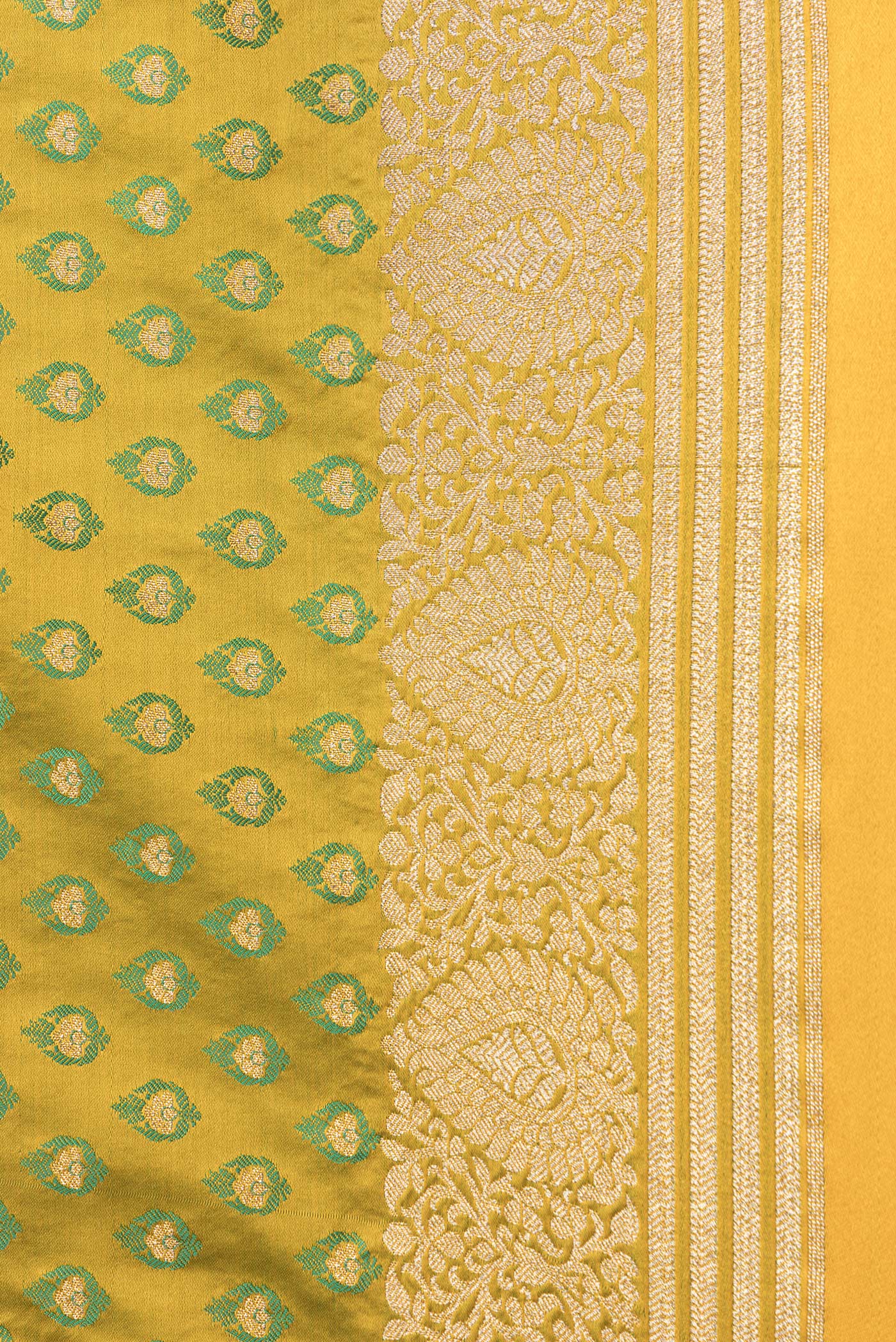 Border image of Mehandi Green Dual Tone Blended Banarasi Silk Saree with Zari And Thread Butta on the body and Zari Border. 