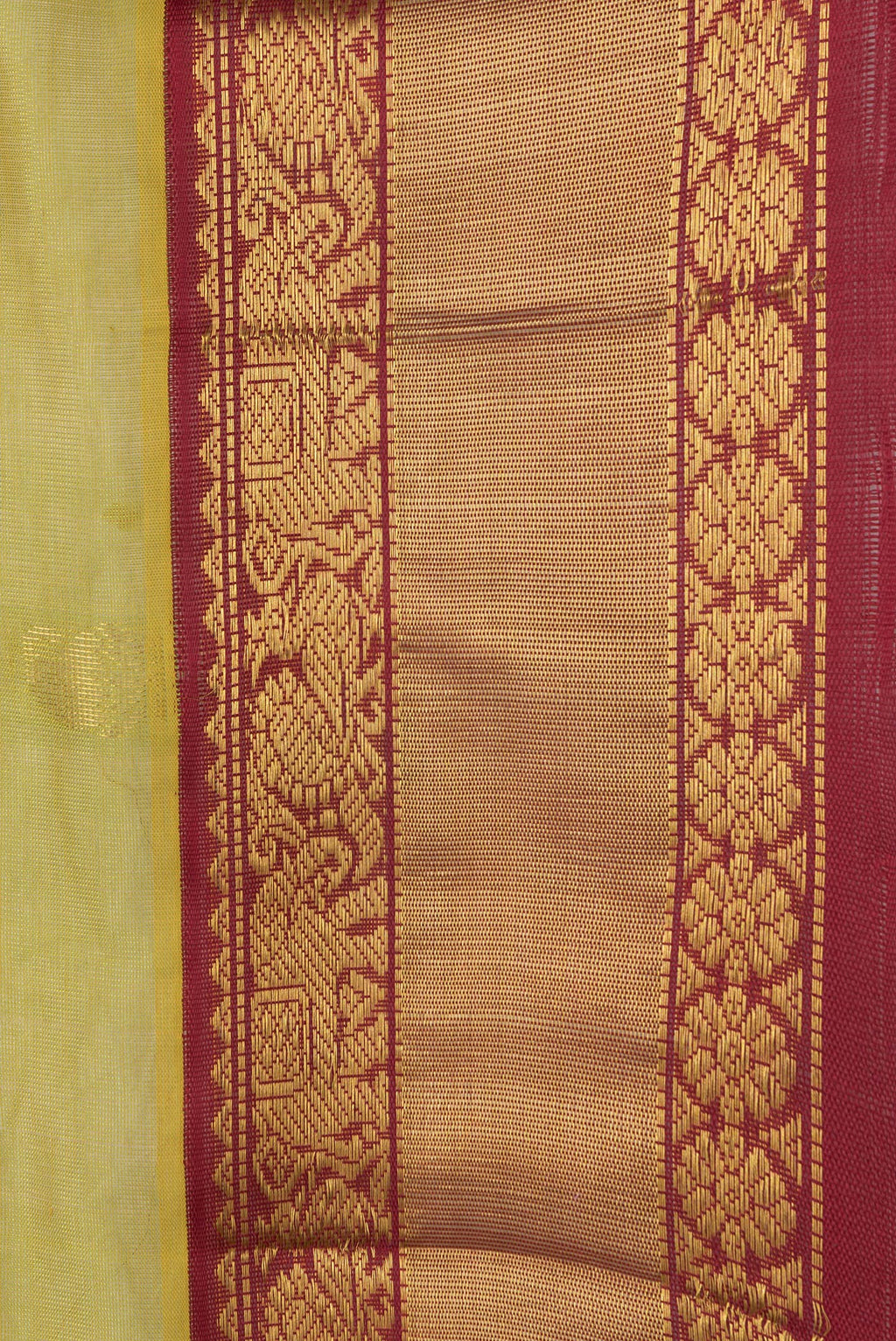 Border image of Green Dual Tone Silk Cotton Saree with Zari Butta on the body and Zari Border. 