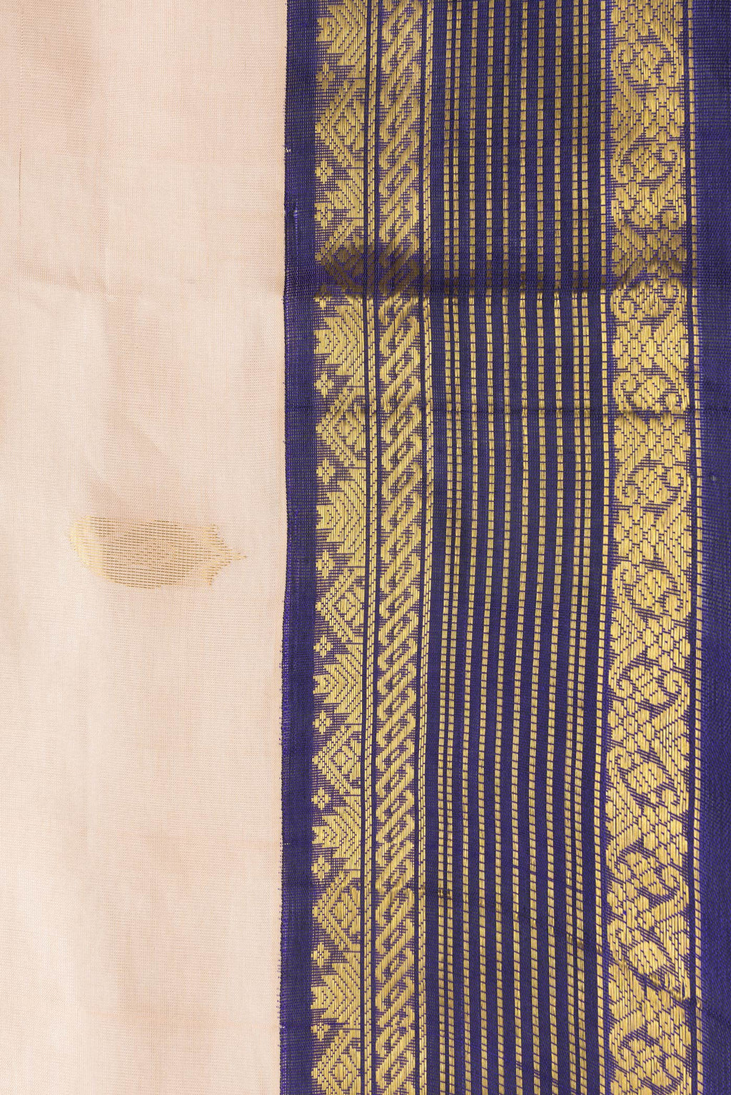 Border image of Caramel Dual Tone Silk Cotton Saree with Zari Butta on the body and Zari Border. 