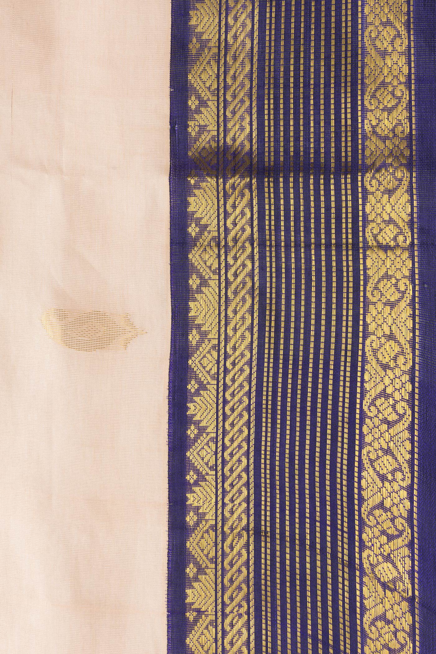 Border image of Caramel Dual Tone Silk Cotton Saree with Zari Butta on the body and Zari Border. 