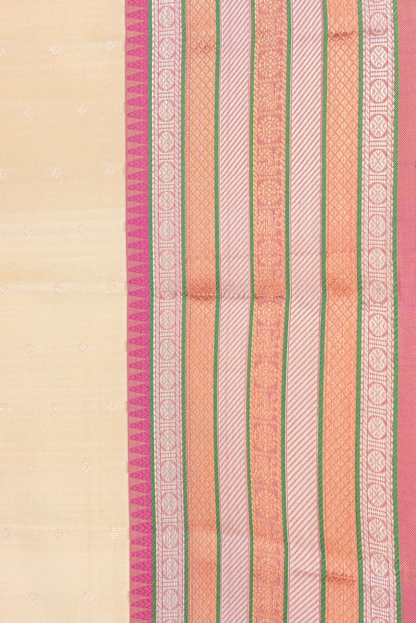 Border image of Beige Dual Tone Kanchipuram Silk Saree with Zari Butta on the body and Zari Border. 