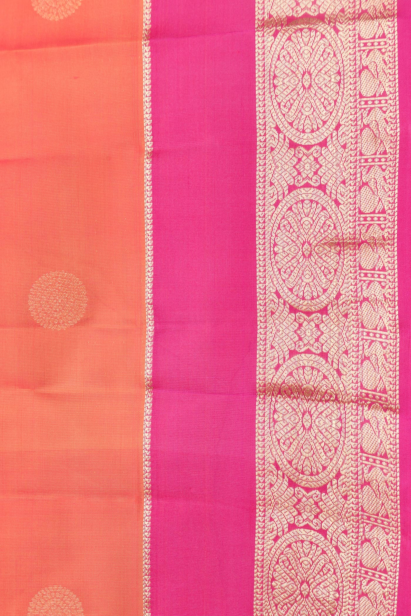 Border image of Orange Dual Tone Kanchipuram Silk Saree with Zari Butta on the body and Zari Border. 