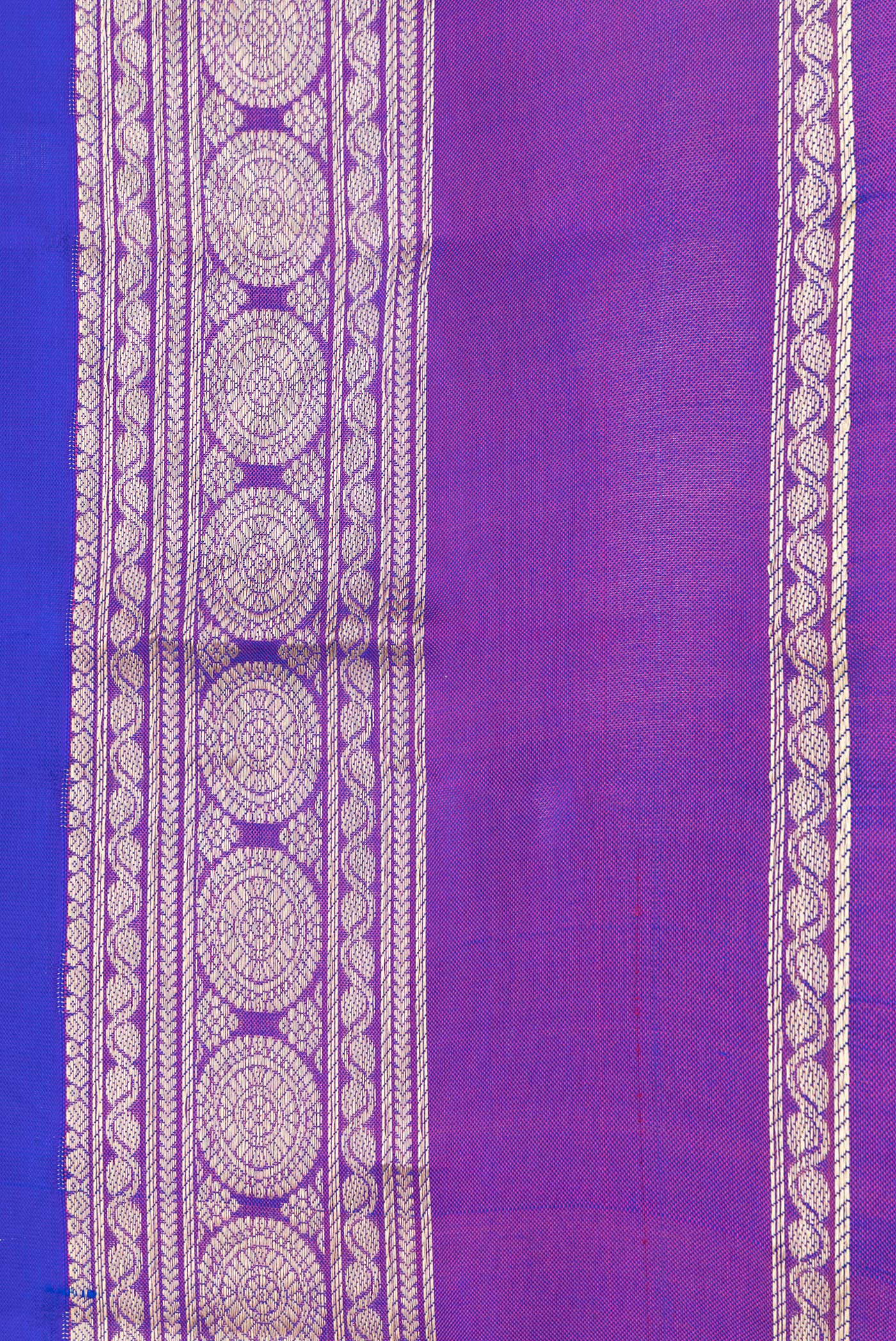 Border image of Royal Blue Dual Tone Kanchipuram Silk Saree with Stripes on the body and Ganga Jamuna Border. 