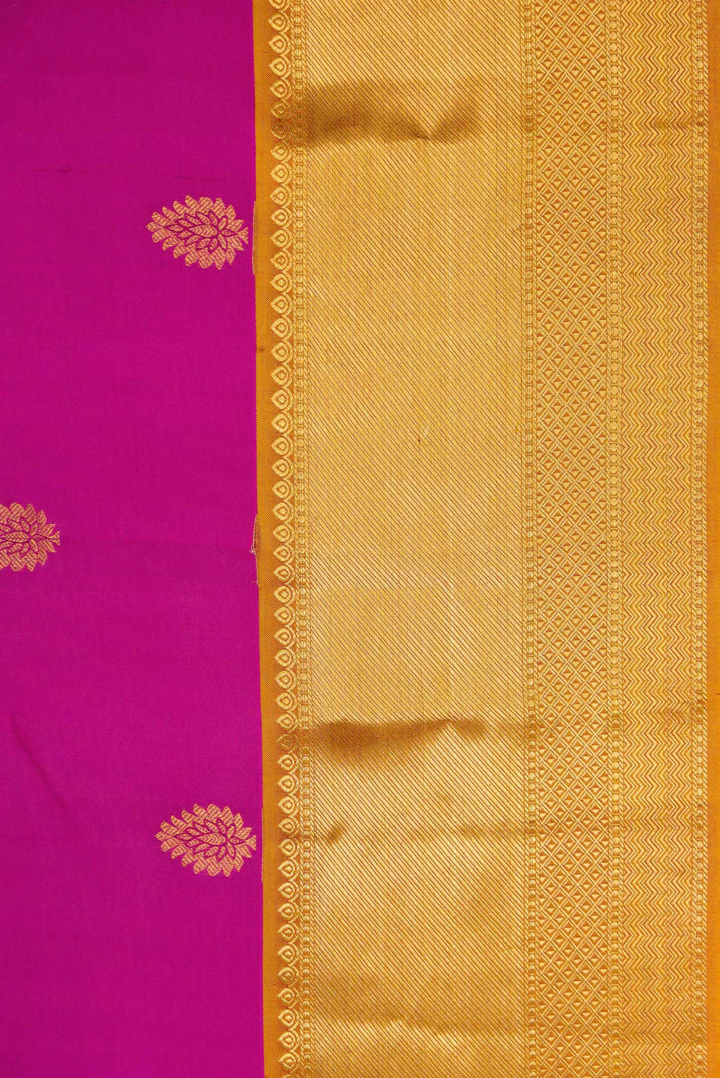 Border image of Magenta Dual Tone Kanjivaram Silk Saree with Zari Butta on the body and Zari Border. 