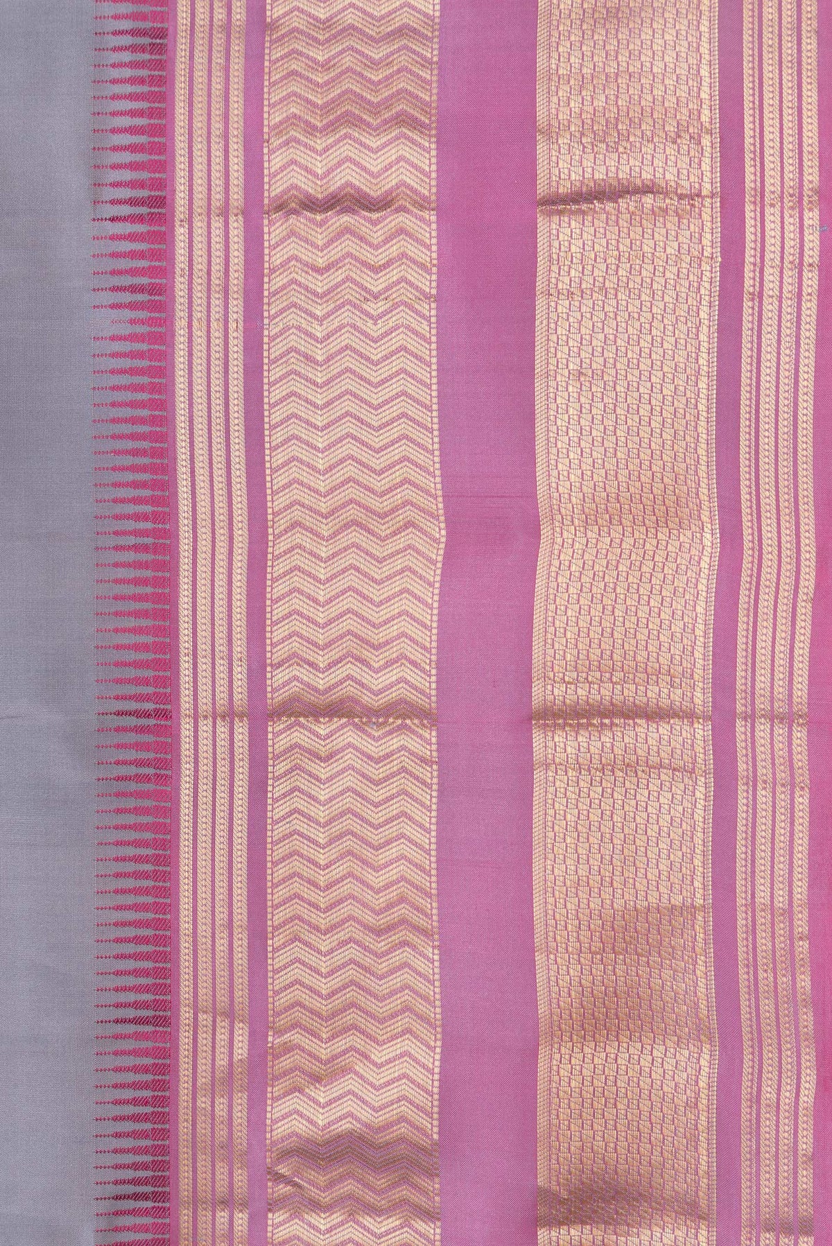 Border image of Grey Dual Tone Kanjivaram Silk Saree with Zari Butta on the body and Zari Border. 