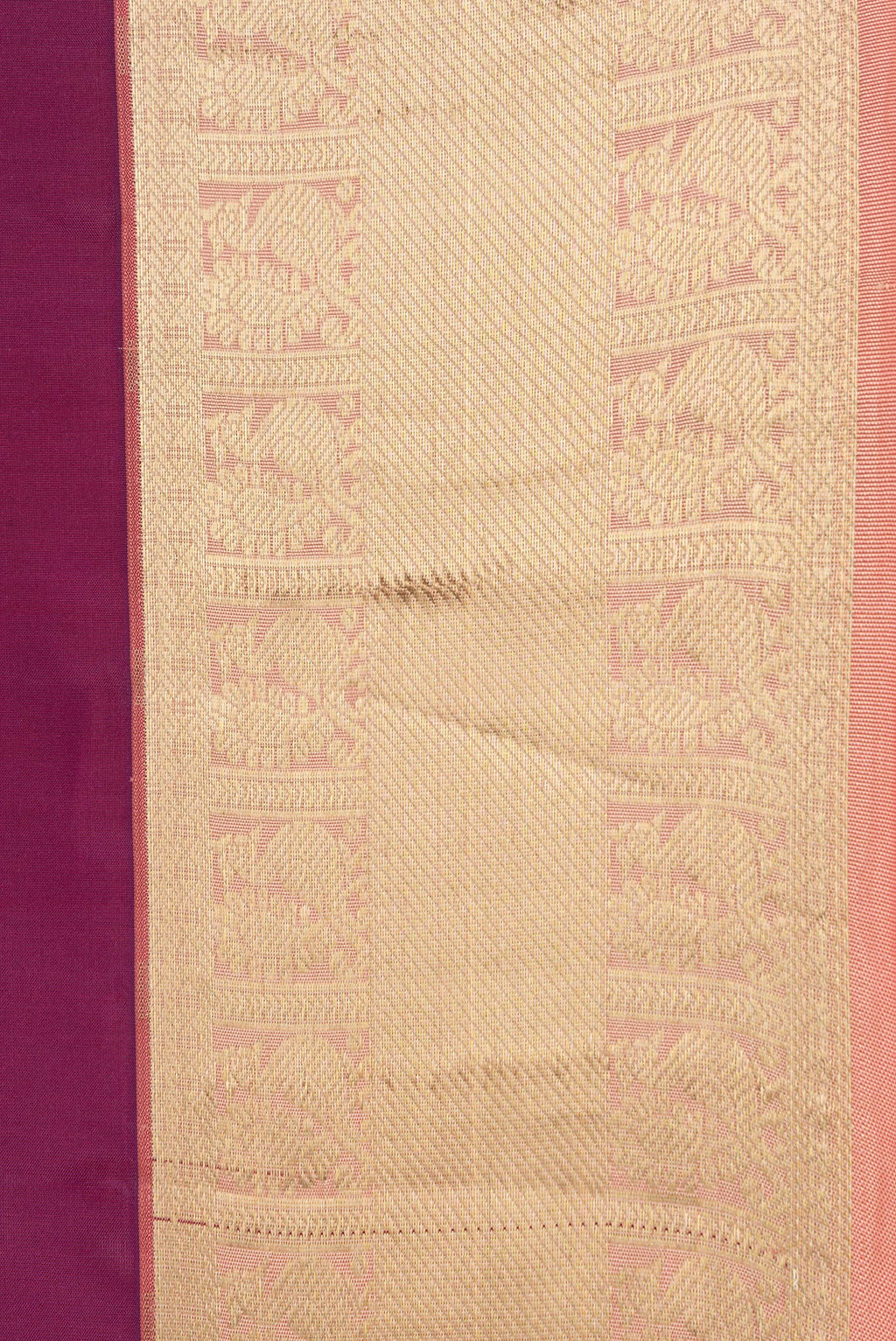 Border image of Magenta Dual Tone Kanchipuram Silk Saree with Zari Butta on the body and Zari Border. 