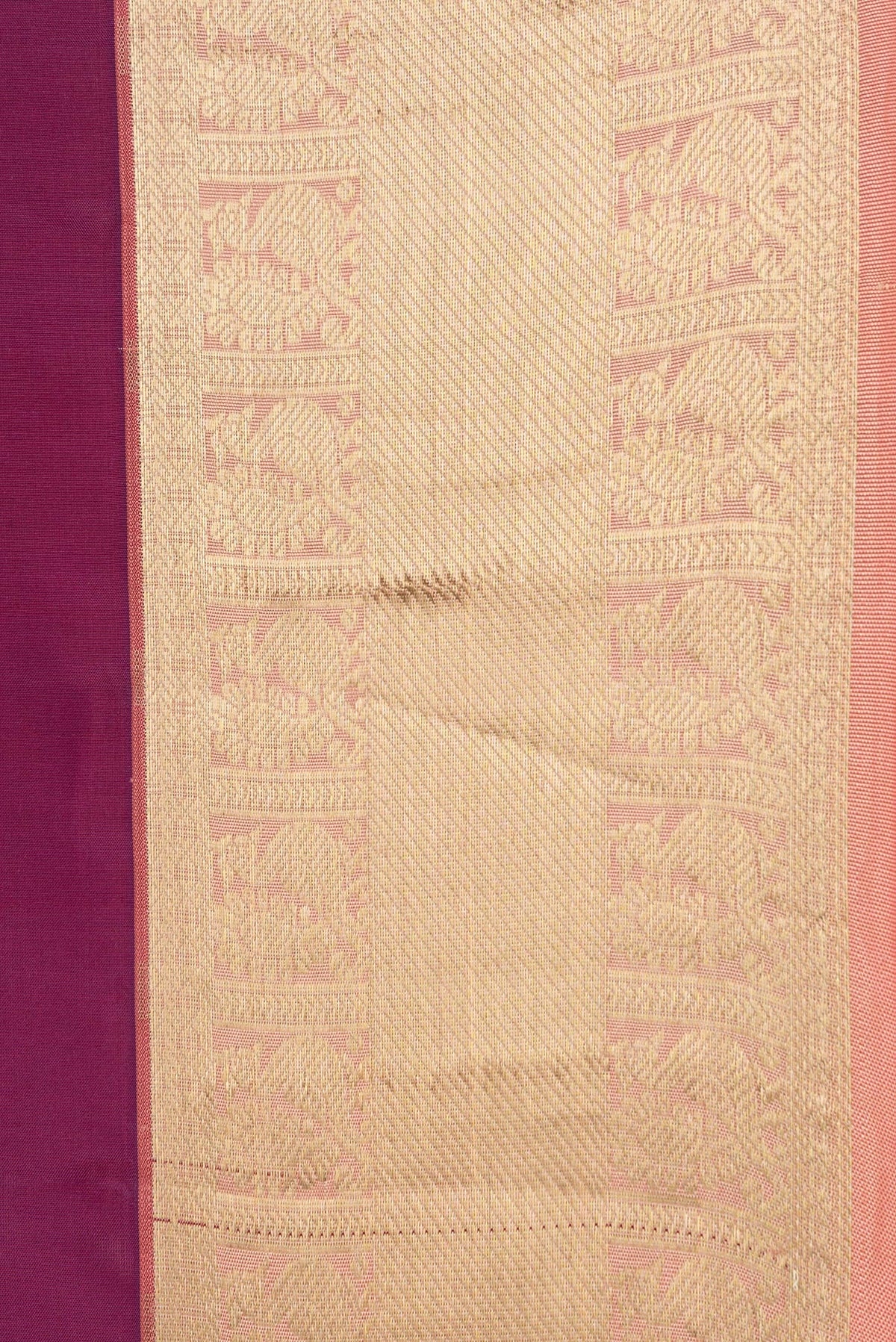 Border image of Magenta Dual Tone Kanchipuram Silk Saree with Zari Butta on the body and Zari Border. 