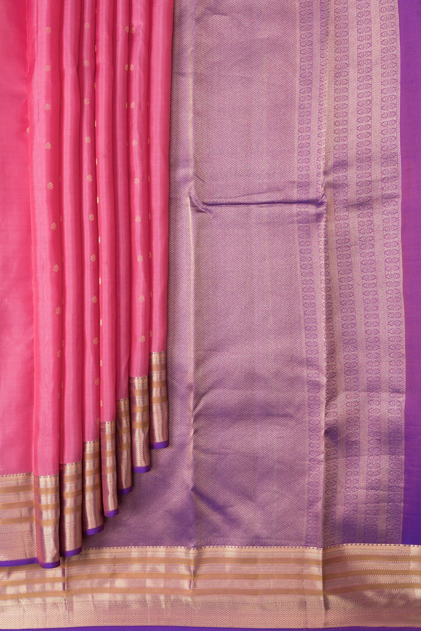 Pleats and pallu of Pink Dual Tone Kanchipuram Silk Saree with Zari Butta on the body and Zari Border. 