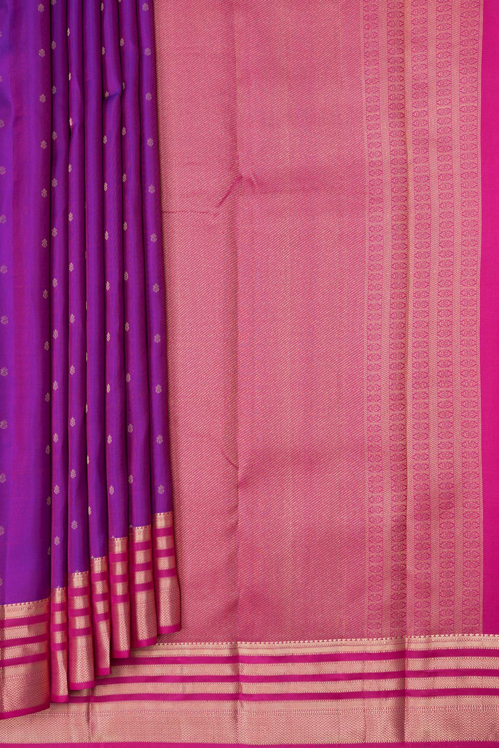 Pleats and pallu of Purple Dual Tone Kanchipuram Silk Saree with Zari Butta on the body and Zari Border. 