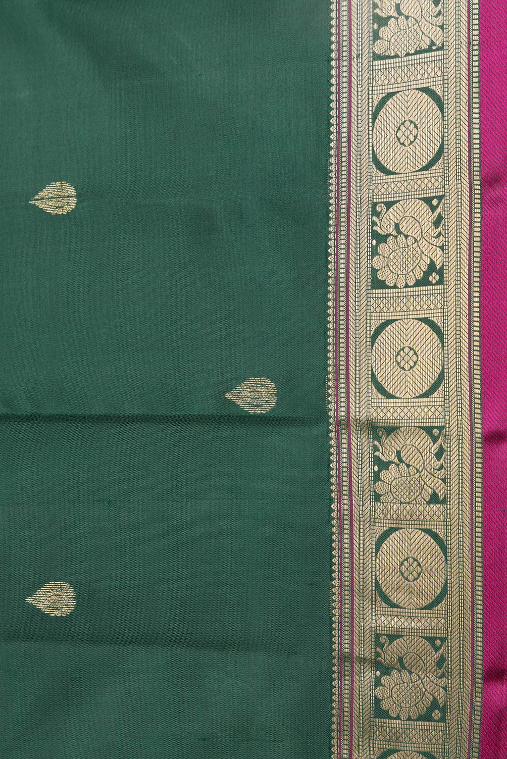 Border image of Green Dual Tone Kanchipuram Silk Saree with Zari Butta on the body and Zari Border. 
