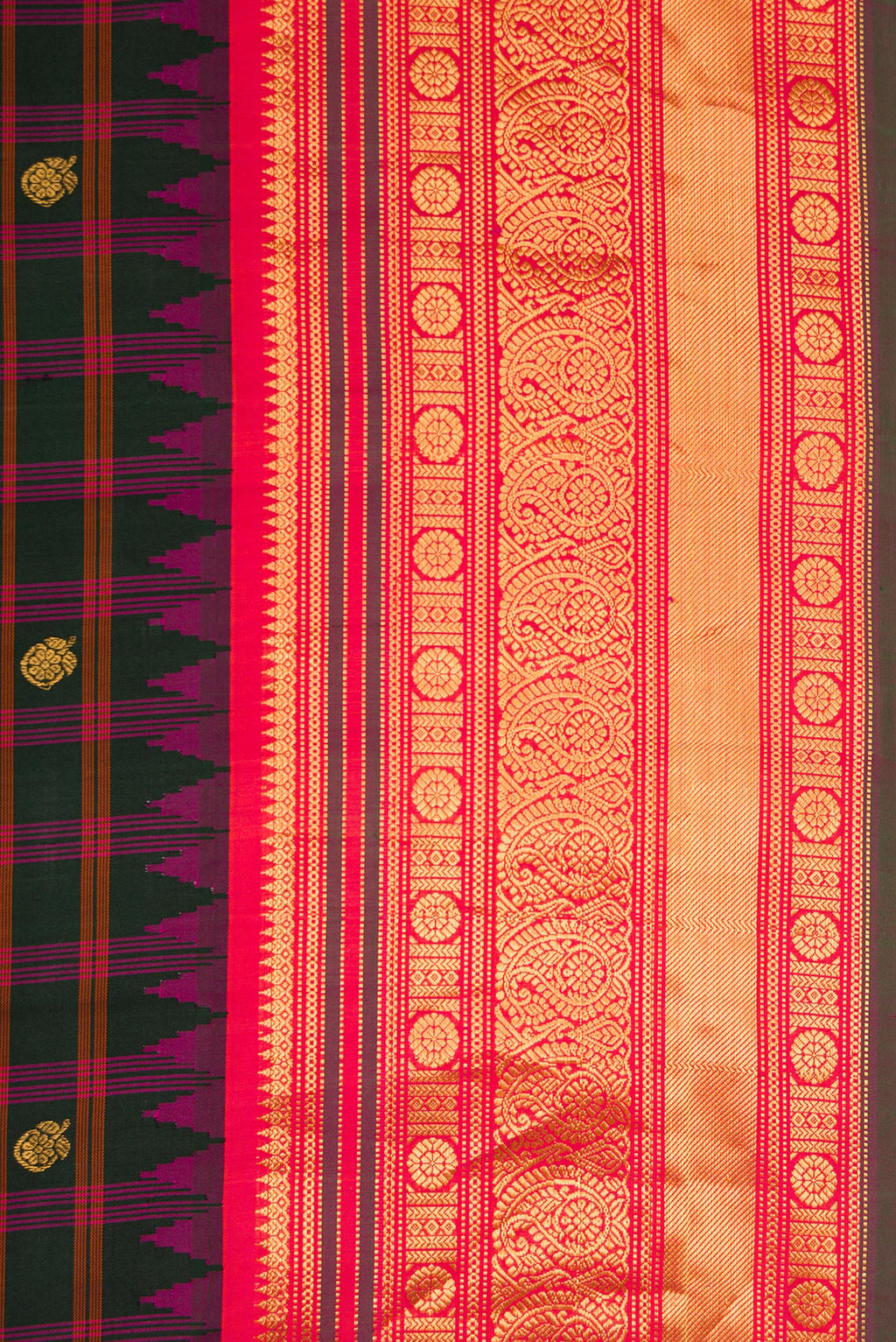 Border image of Black Dual Tone Gadwal Silk Saree with Checked design on the body and Zari Border. 