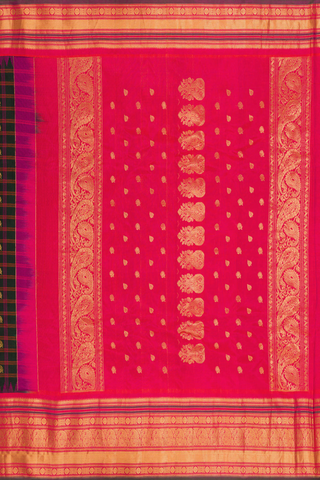 Close up image of the pallu of Black Dual Tone Gadwal Silk Saree with Checked design on the body and Zari Border. 