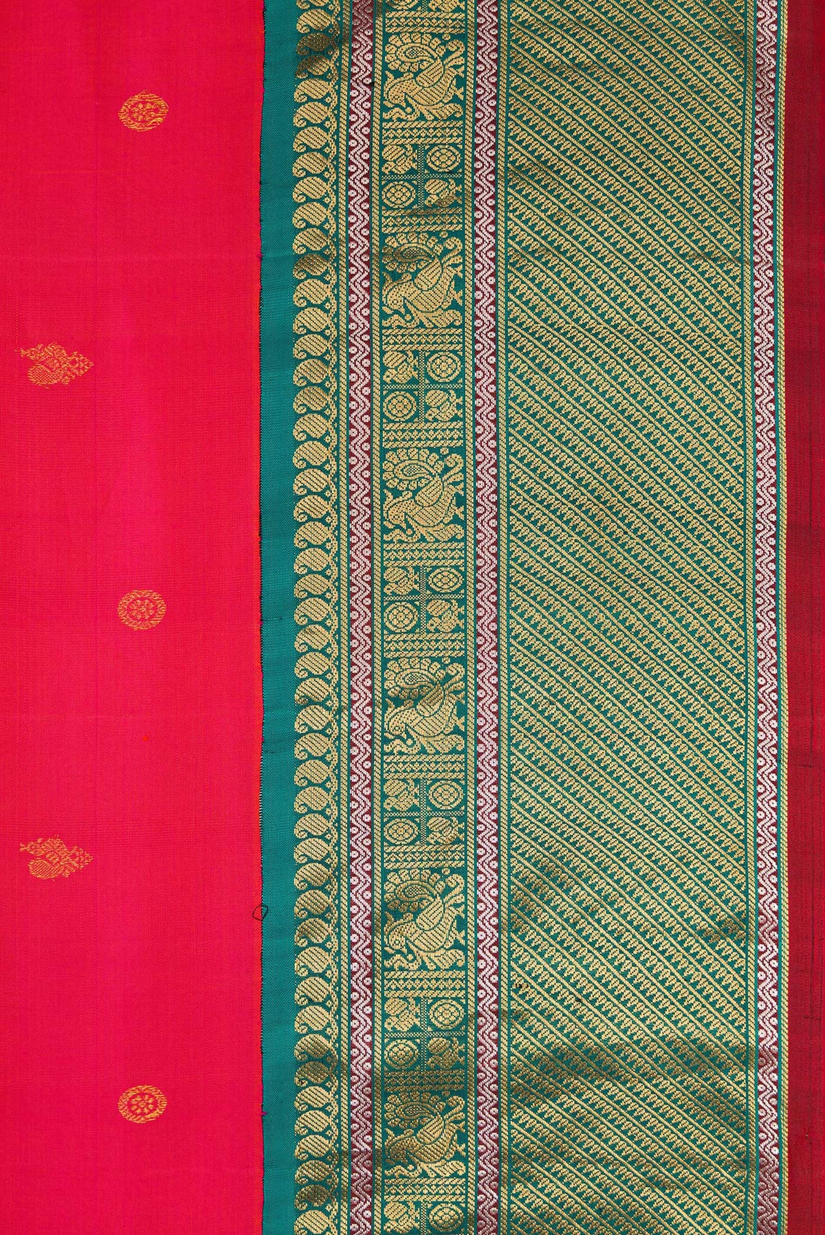 Border image of Coral Dual Tone Gadwal Silk Saree with Zari Butta on the body and Zari Border. 