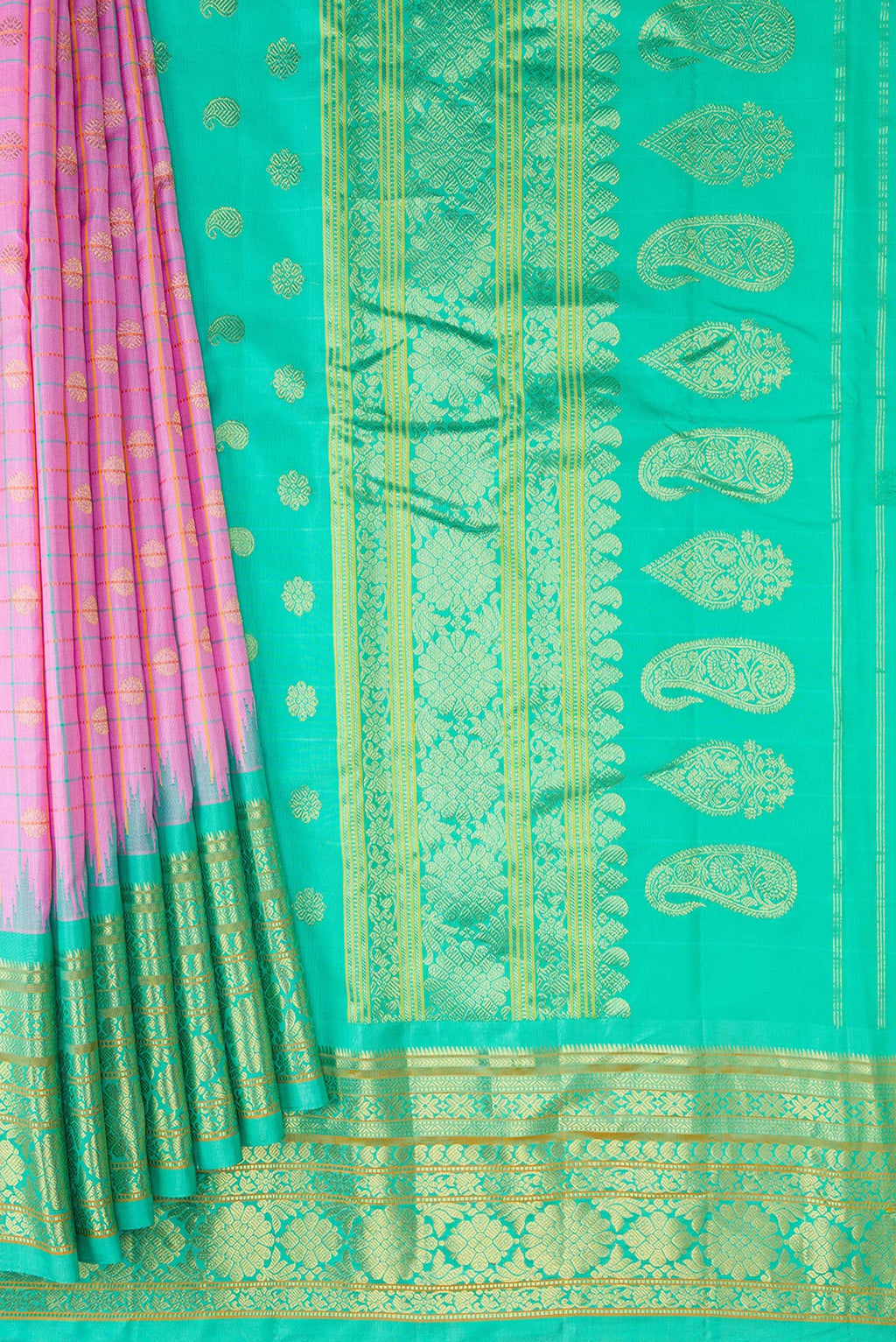 Pleats and pallu of Pink Dual Tone Gadwal Silk Saree with Checked design on the body and Temple Border. 