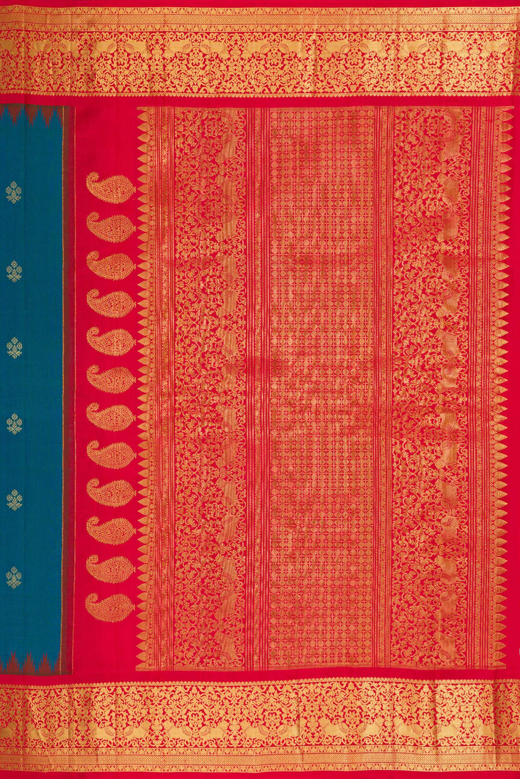 Close up image of the pallu of Peacock Blue Dual Tone Gadwal Silk Saree with Zari Butta on the body and Zari Border. 