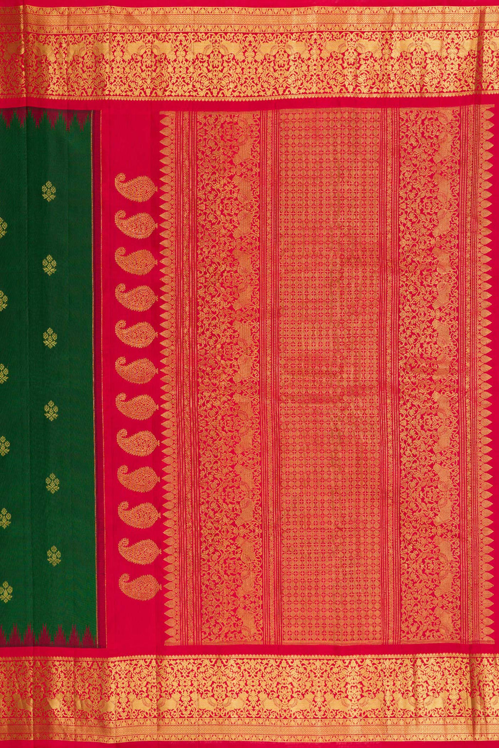 Close up image of the pallu of Bottle Green Gadwal Silk Saree with Zari Butta on the body and Zari Border. 