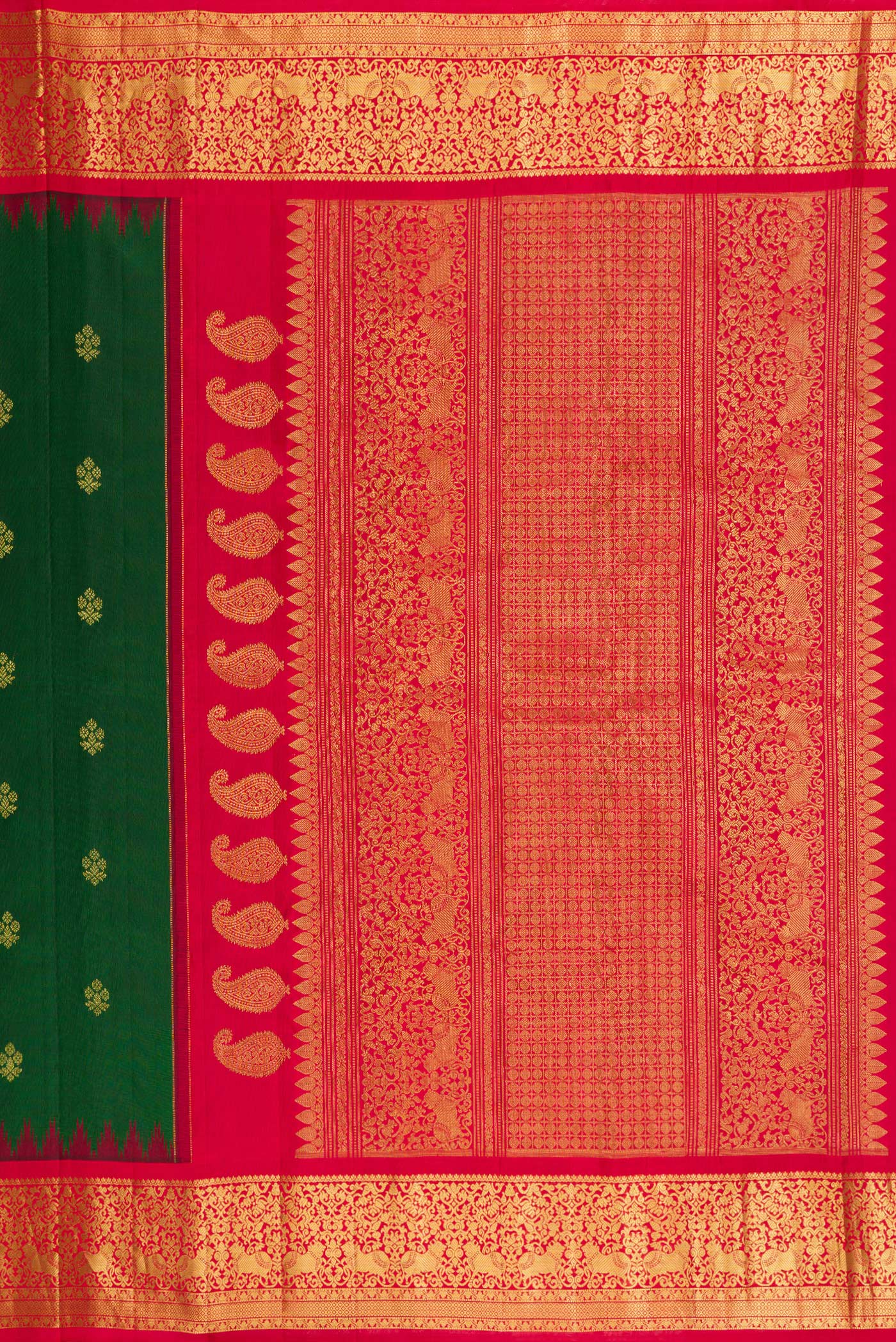 Close up image of the pallu of Bottle Green Gadwal Silk Saree with Zari Butta on the body and Zari Border. 