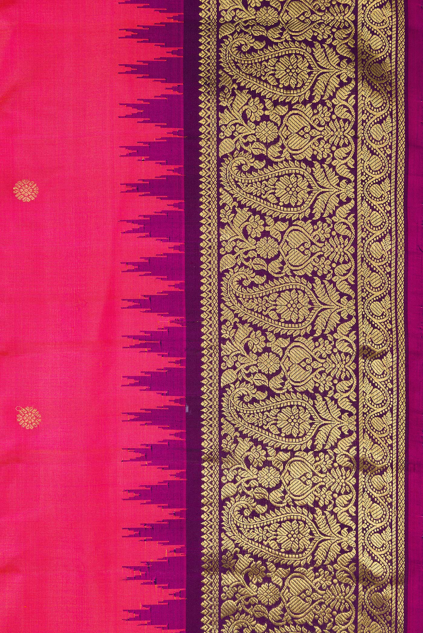 Border image of Pink Dual Tone Gadwal Silk Saree with Zari Butta on the body and Zari Border. 