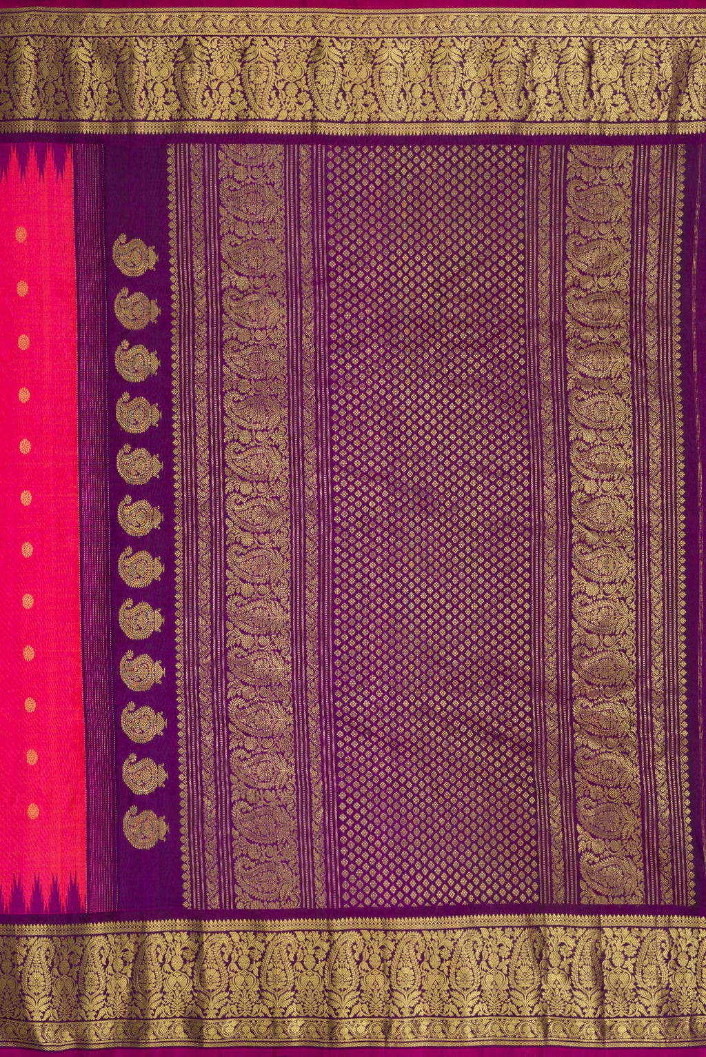 Close up image of the pallu of Pink Dual Tone Gadwal Silk Saree with Zari Butta on the body and Zari Border. 