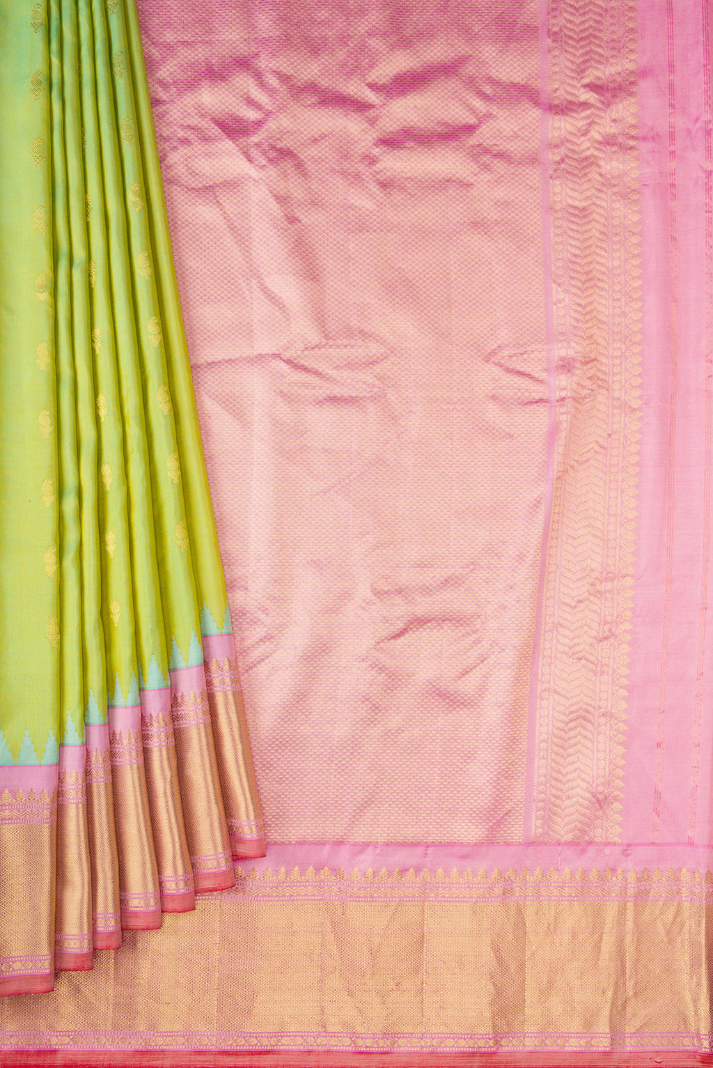 Pleats and pallu of Light Green Dual Tone Gadwal Silk Saree with Zari Butta on the body and Zari Border. 