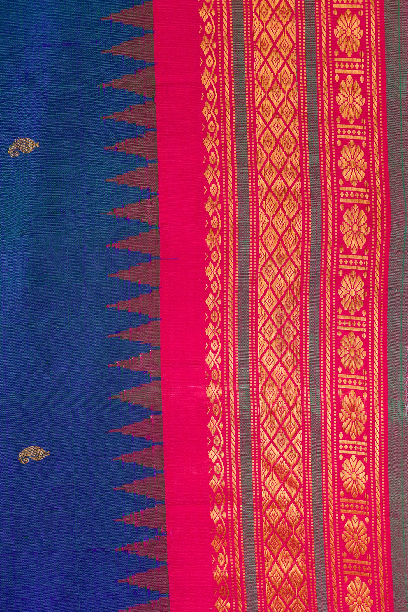 Border image of Peacock Blue Dual Tone Gadwal Silk Saree with Zari And Thread Butta on the body and Zari Border. 