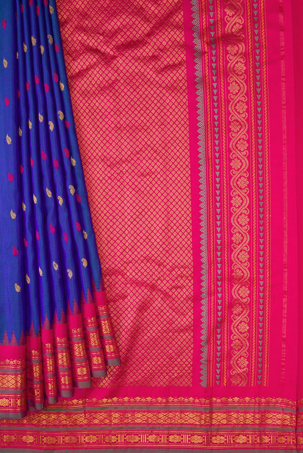 Pleats and pallu of Peacock Blue Dual Tone Gadwal Silk Saree with Zari And Thread Butta on the body and Zari Border. 