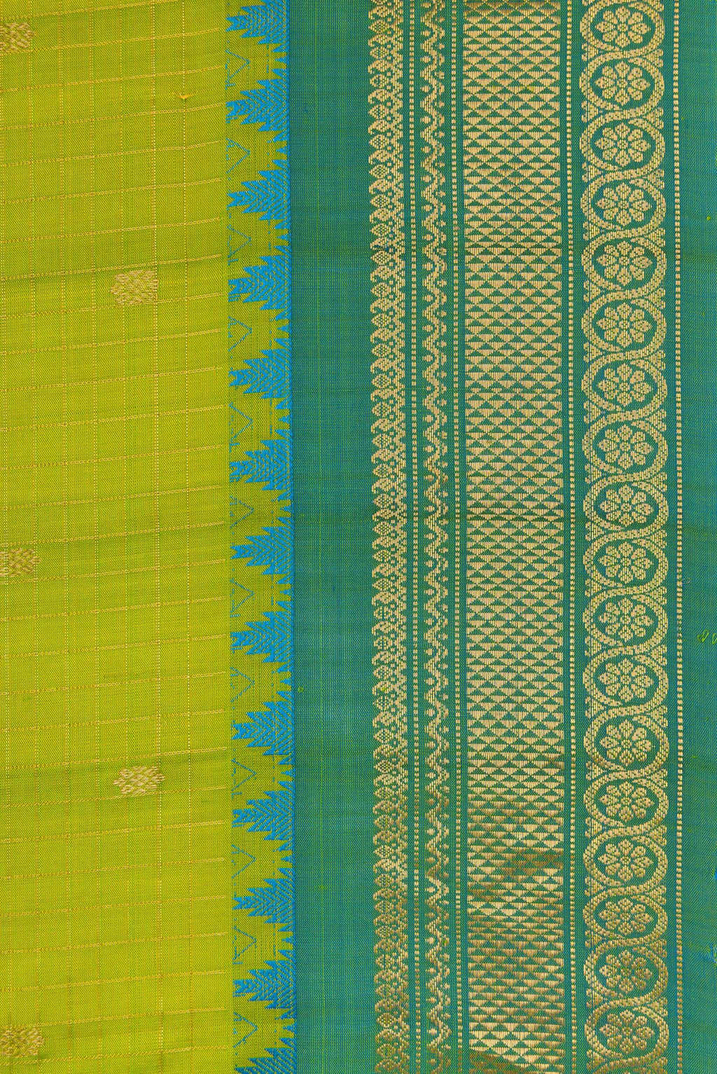 Border image of Green Dual Tone Gadwal Silk Saree with Zari Butta on the body and Zari Border. 