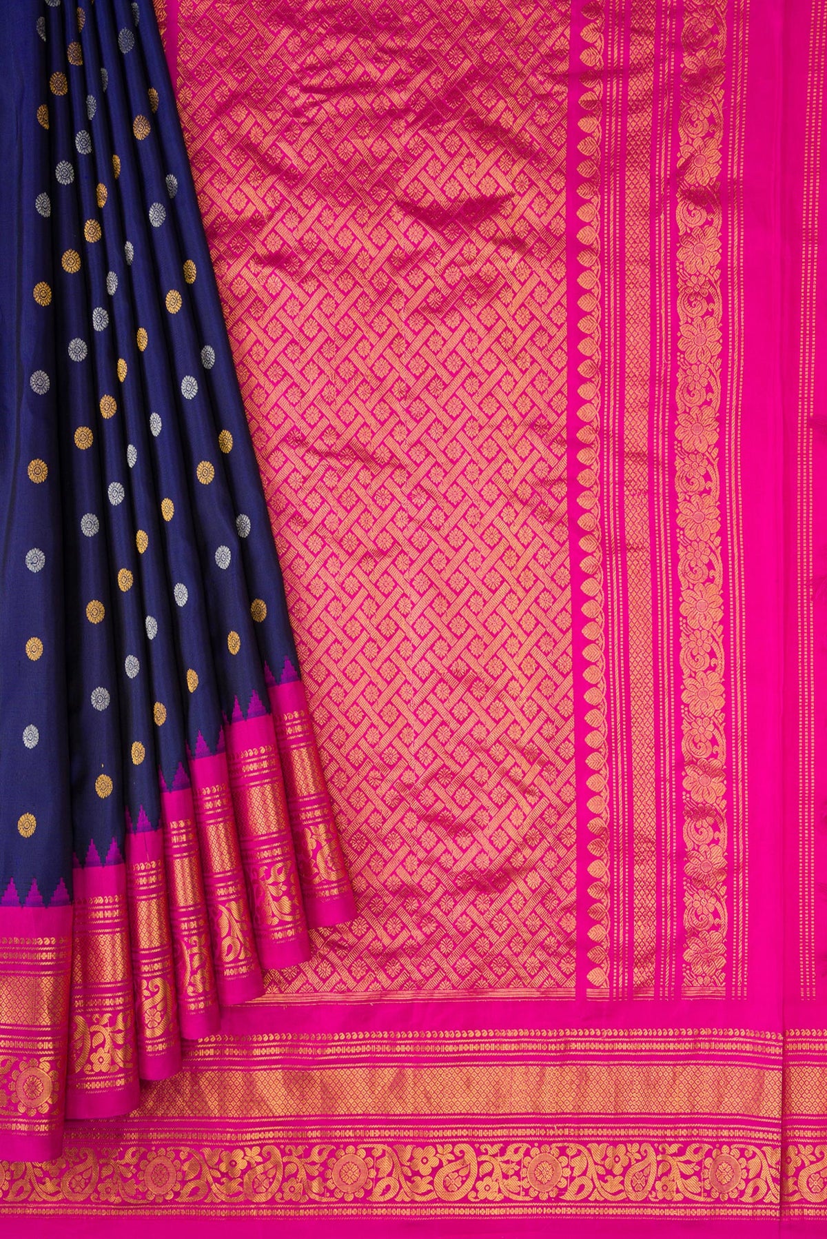 Pleats and pallu of Navy Blue Dual Tone Gadwal Silk Saree with Zari Butta on the body and Zari Border. 