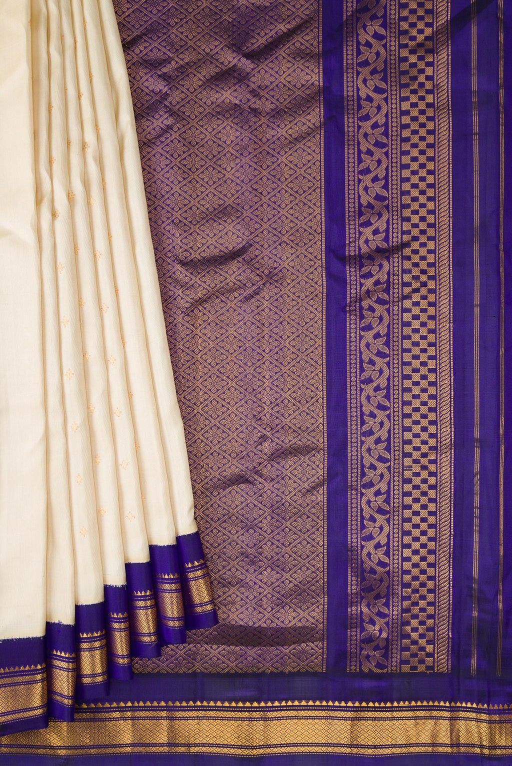Pleats and pallu of Sandal Dual Tone Gadwal Silk Saree with Zari Butta on the body and Zari Border. 