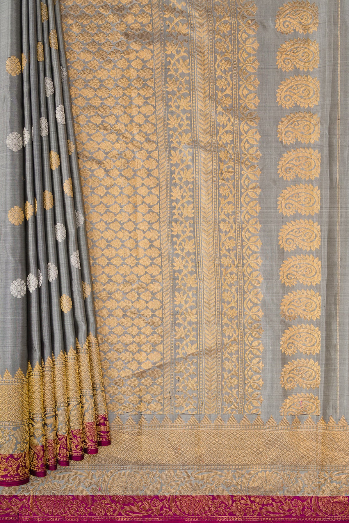 Pleats and pallu of Grey Dual Tone Gadwal Silk Saree with Zari Butta on the body and Zari Border. 