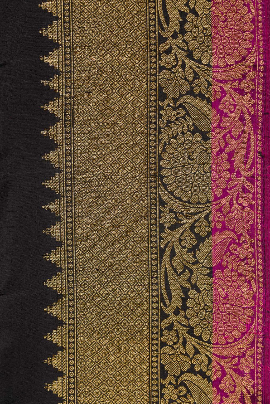 Border image of Black Dual Tone Gadwal Silk Saree with Zari Butta on the body and Zari Border. 