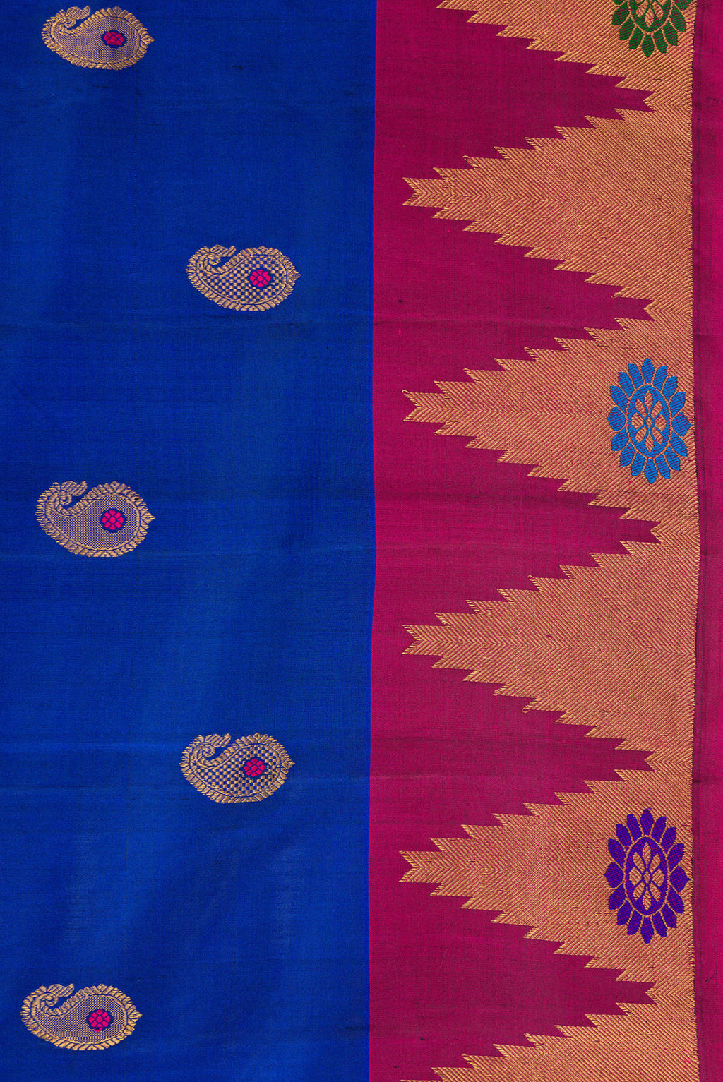 Border image of Royal Blue Dual Tone Gadwal Silk Saree with Zari Butta on the body and Zari Border. 